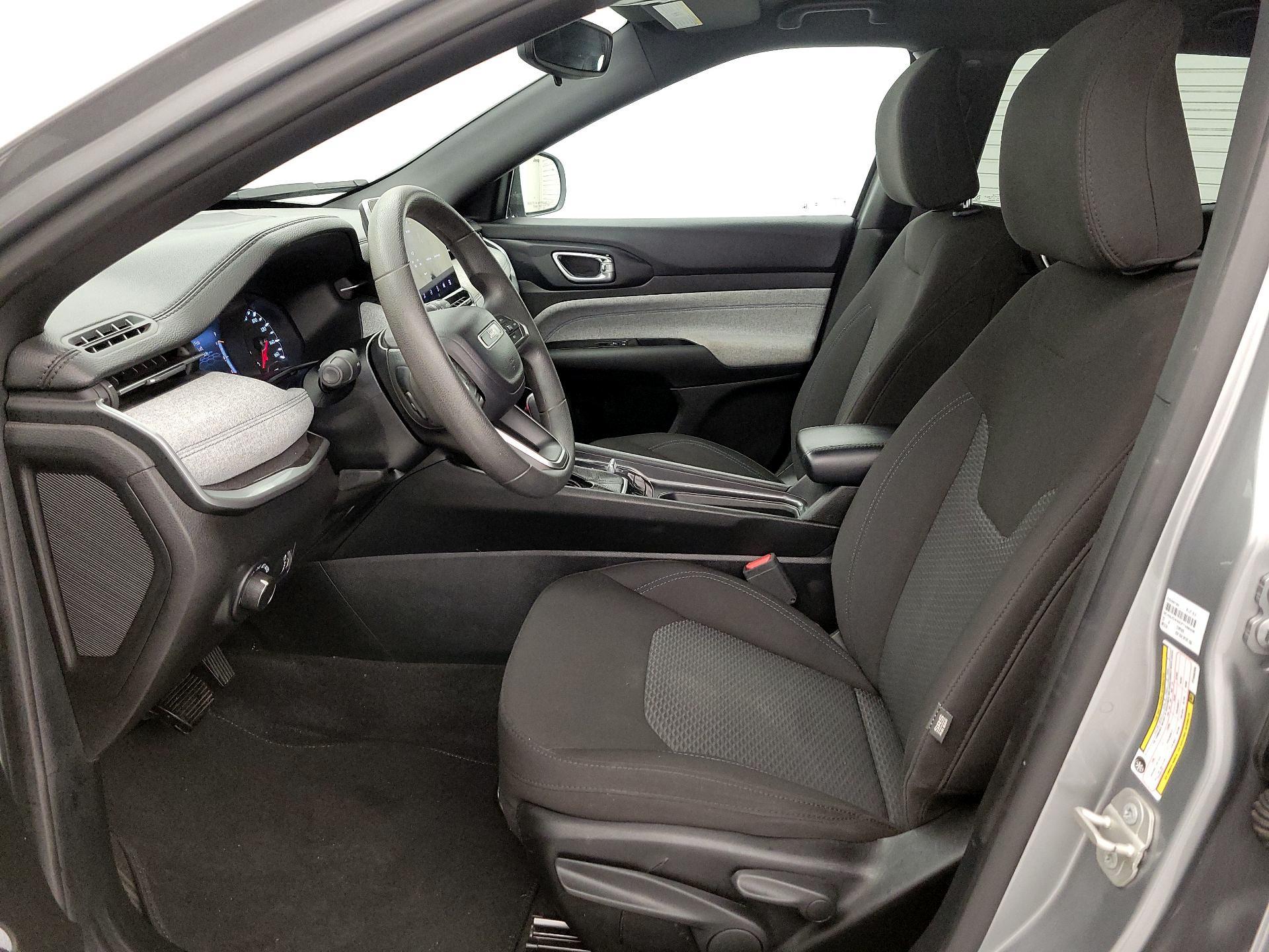 Thumbnail: 2023 Jeep Compass - 11