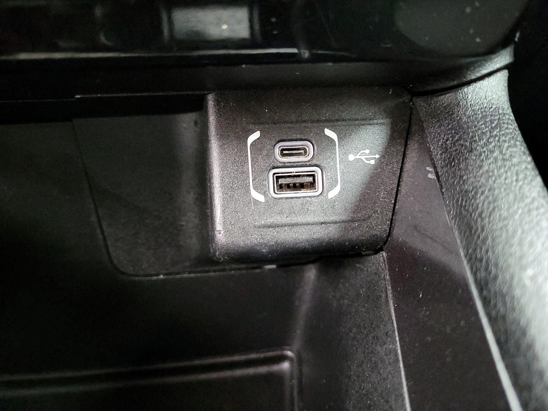 Thumbnail: 2023 Jeep Compass - 18