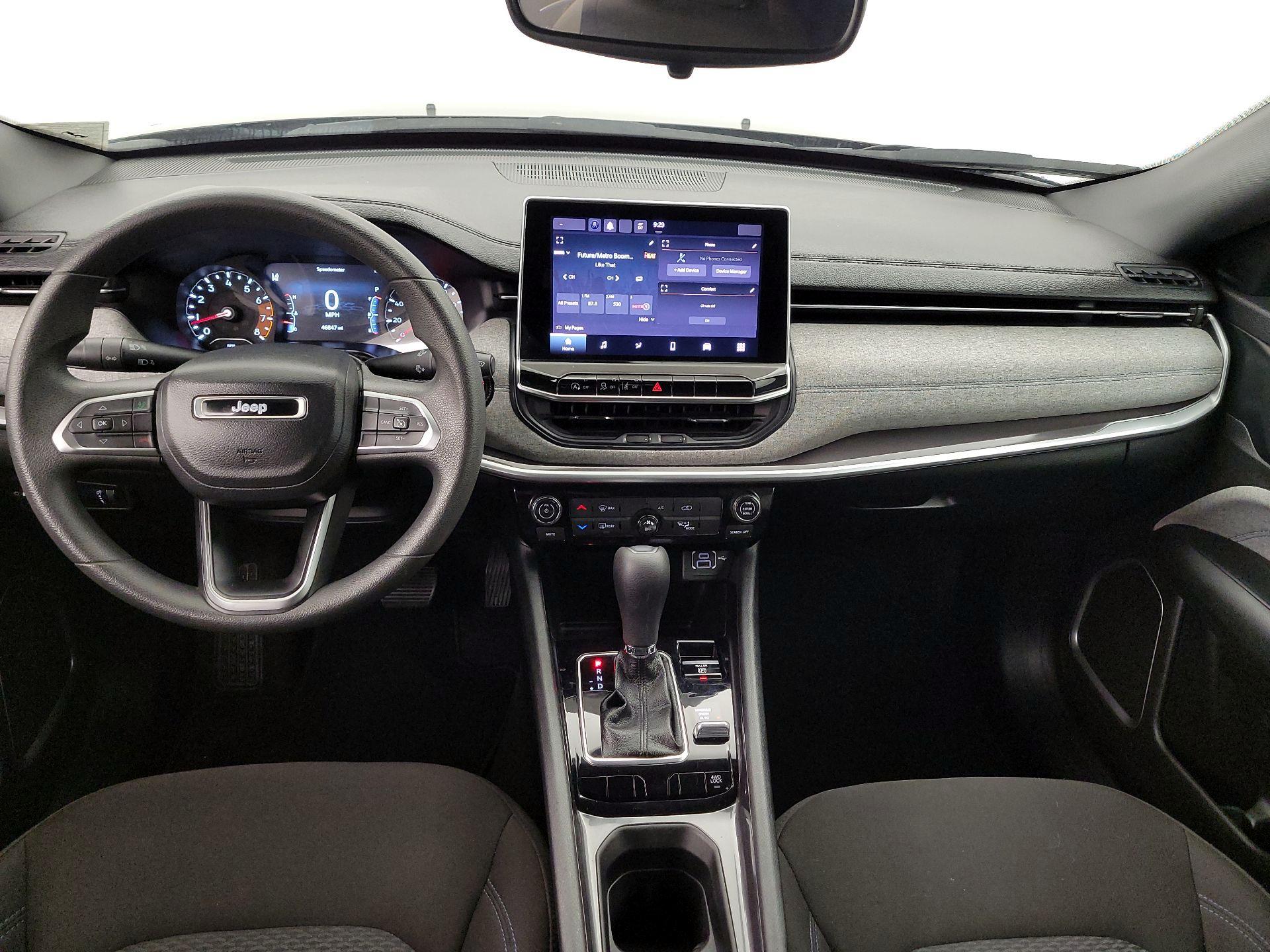 Thumbnail: 2023 Jeep Compass - 9