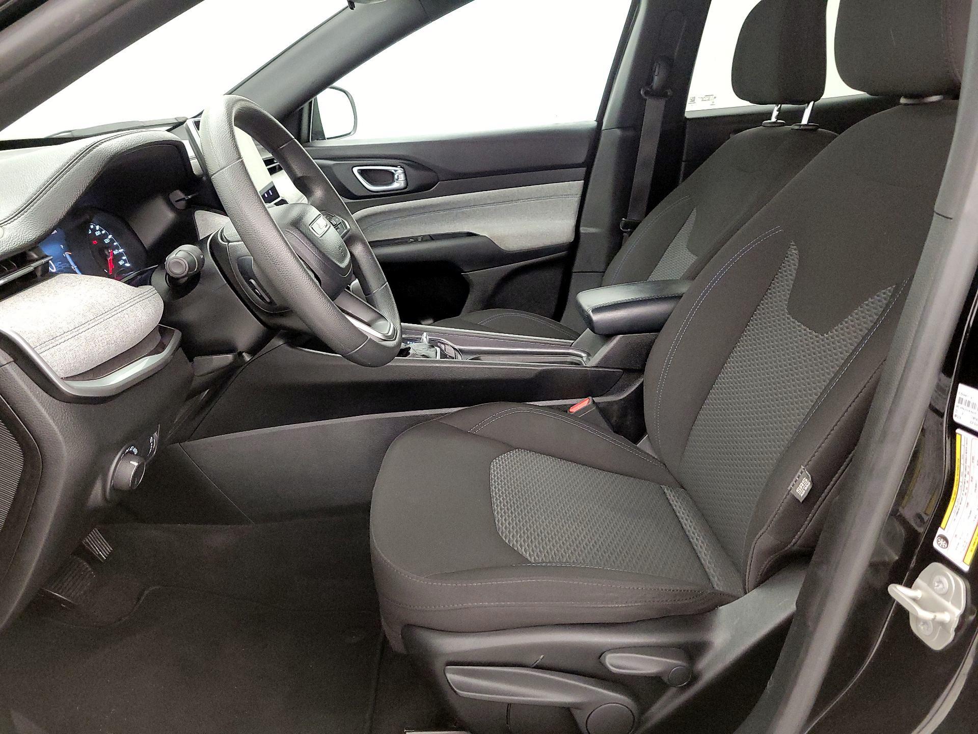 Thumbnail: 2023 Jeep Compass - 11