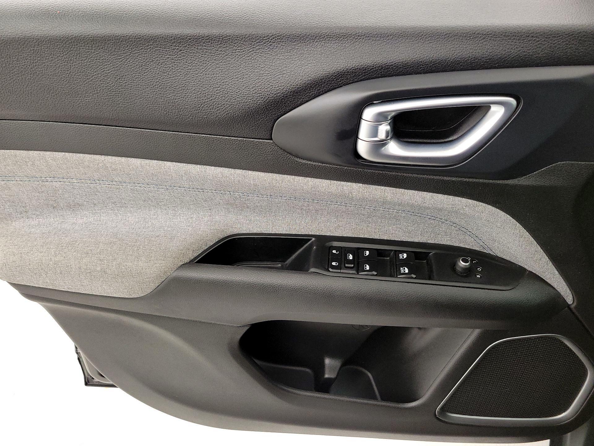 Thumbnail: 2023 Jeep Compass - 12