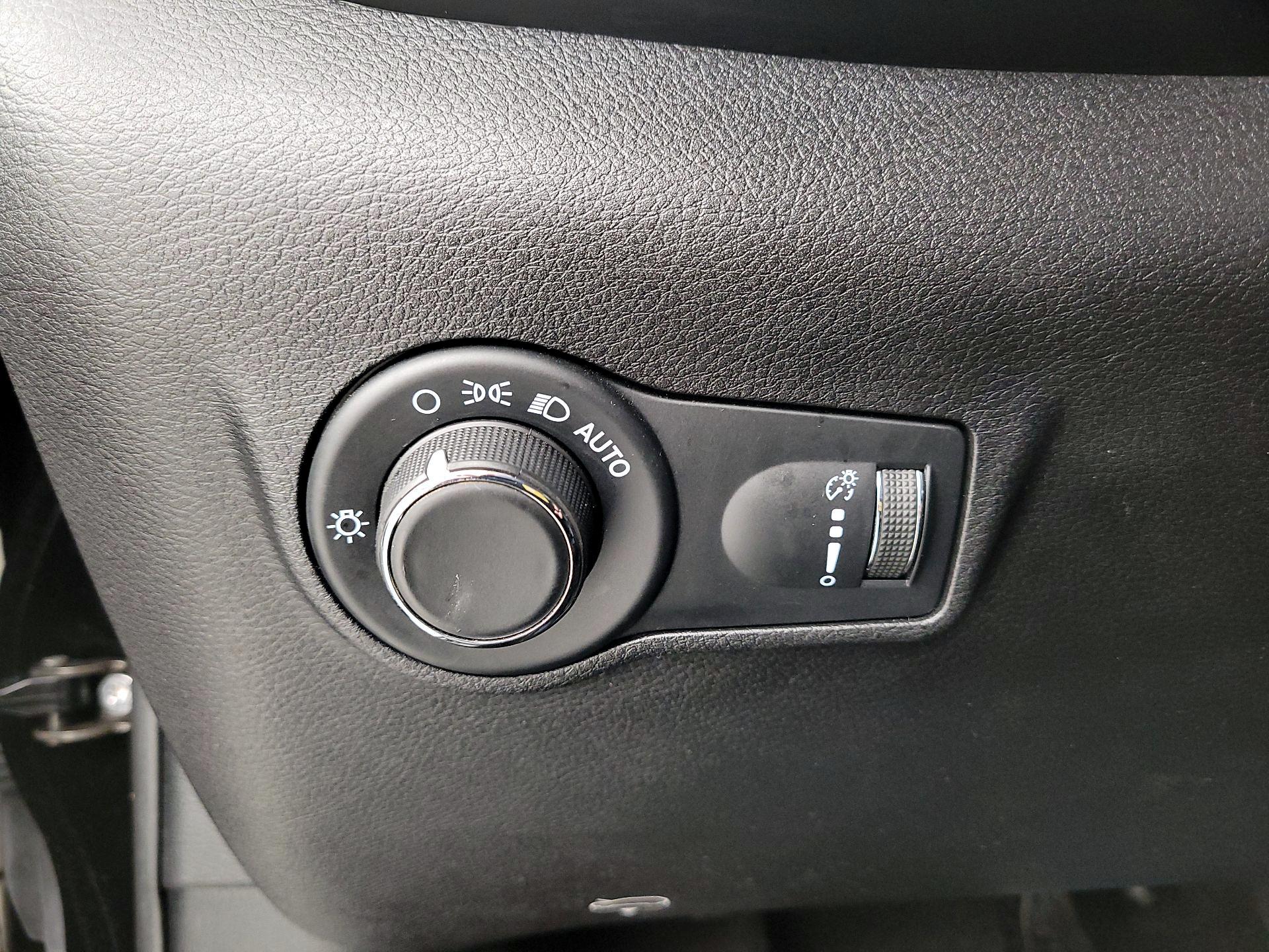 Thumbnail: 2023 Jeep Compass - 13