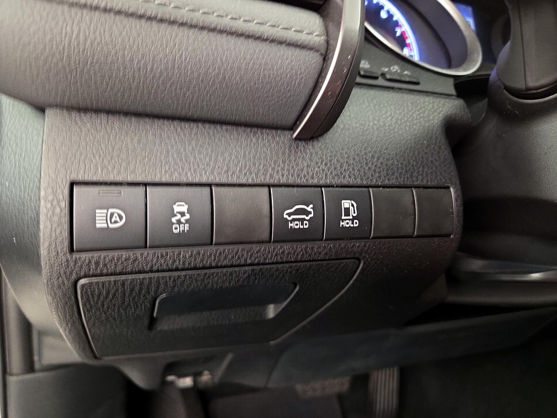 Thumbnail: 2022 Toyota Camry - 13