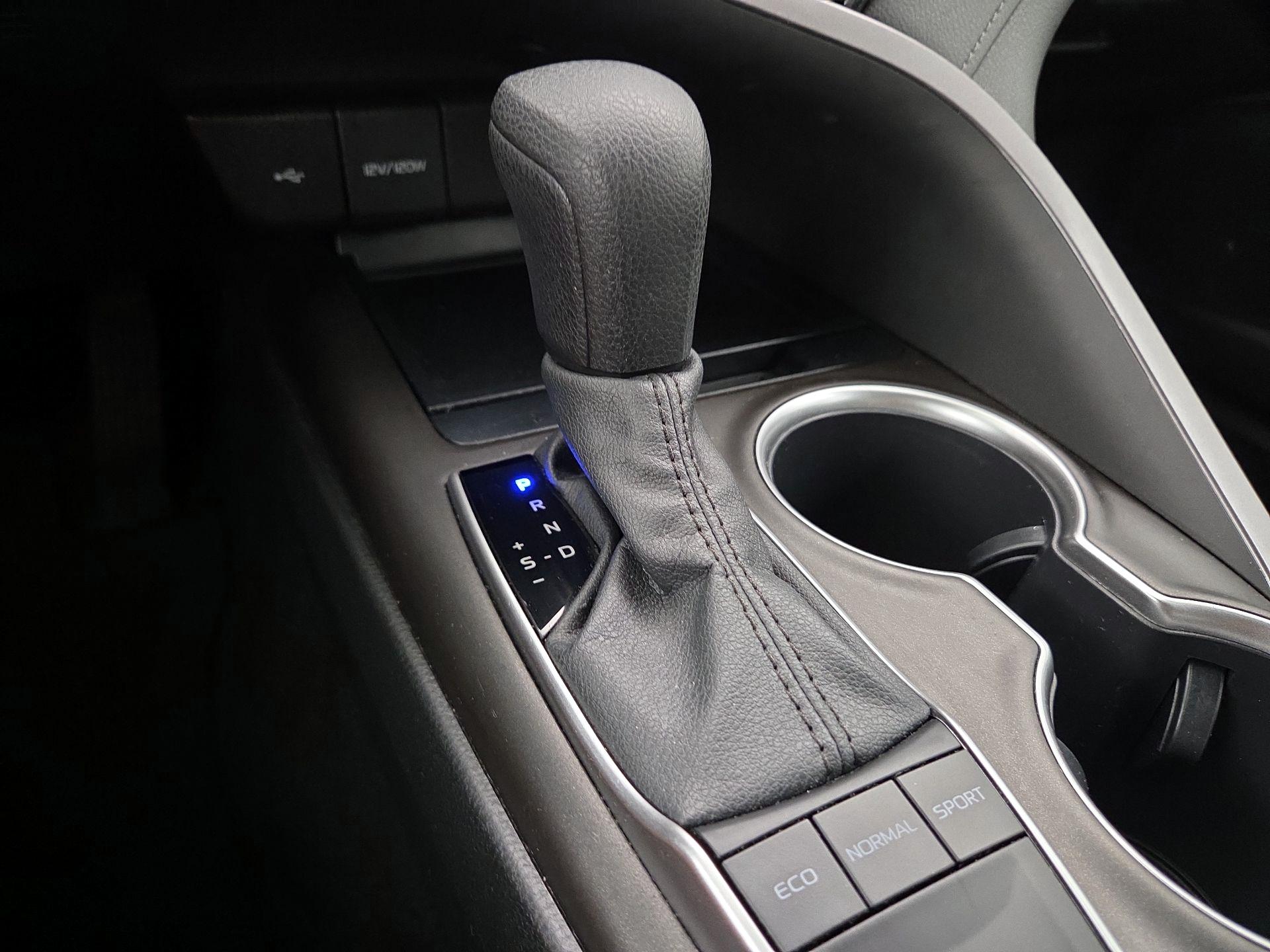 Thumbnail: 2022 Toyota Camry - 17