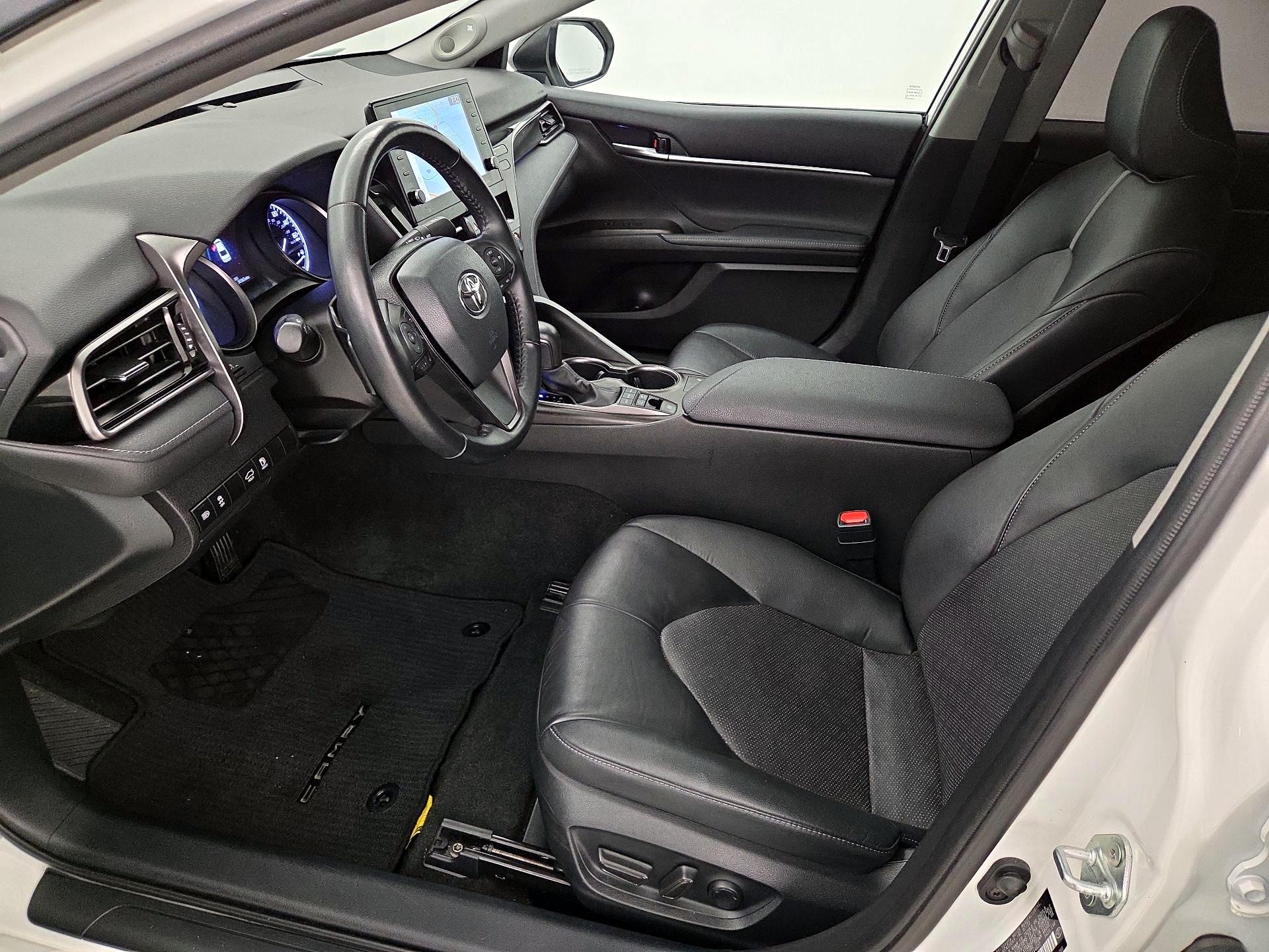 Thumbnail: 2022 Toyota Camry - 11