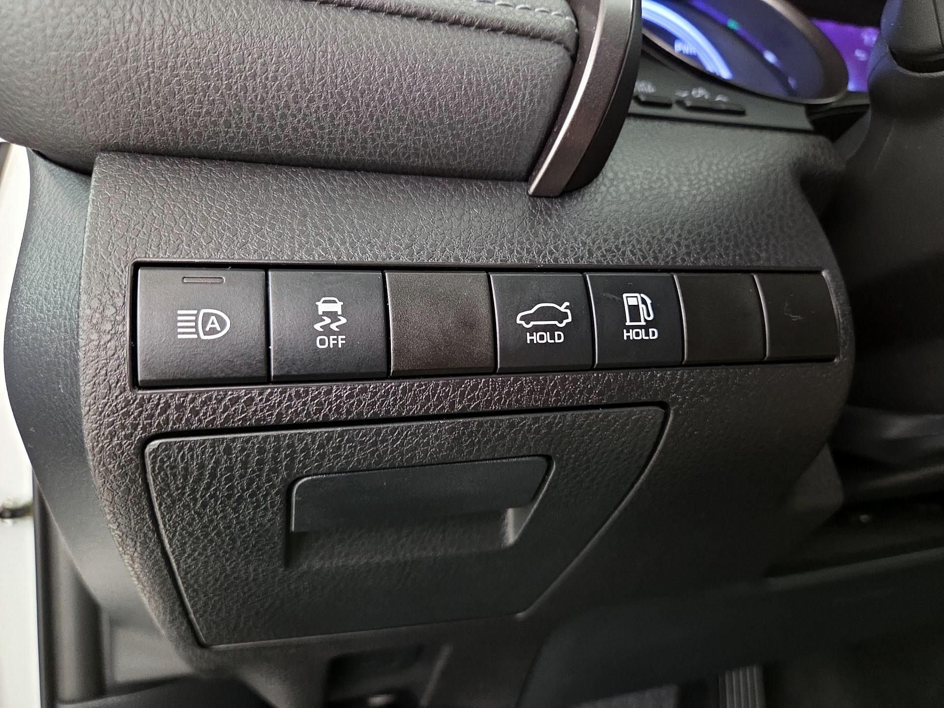 Thumbnail: 2022 Toyota Camry - 13