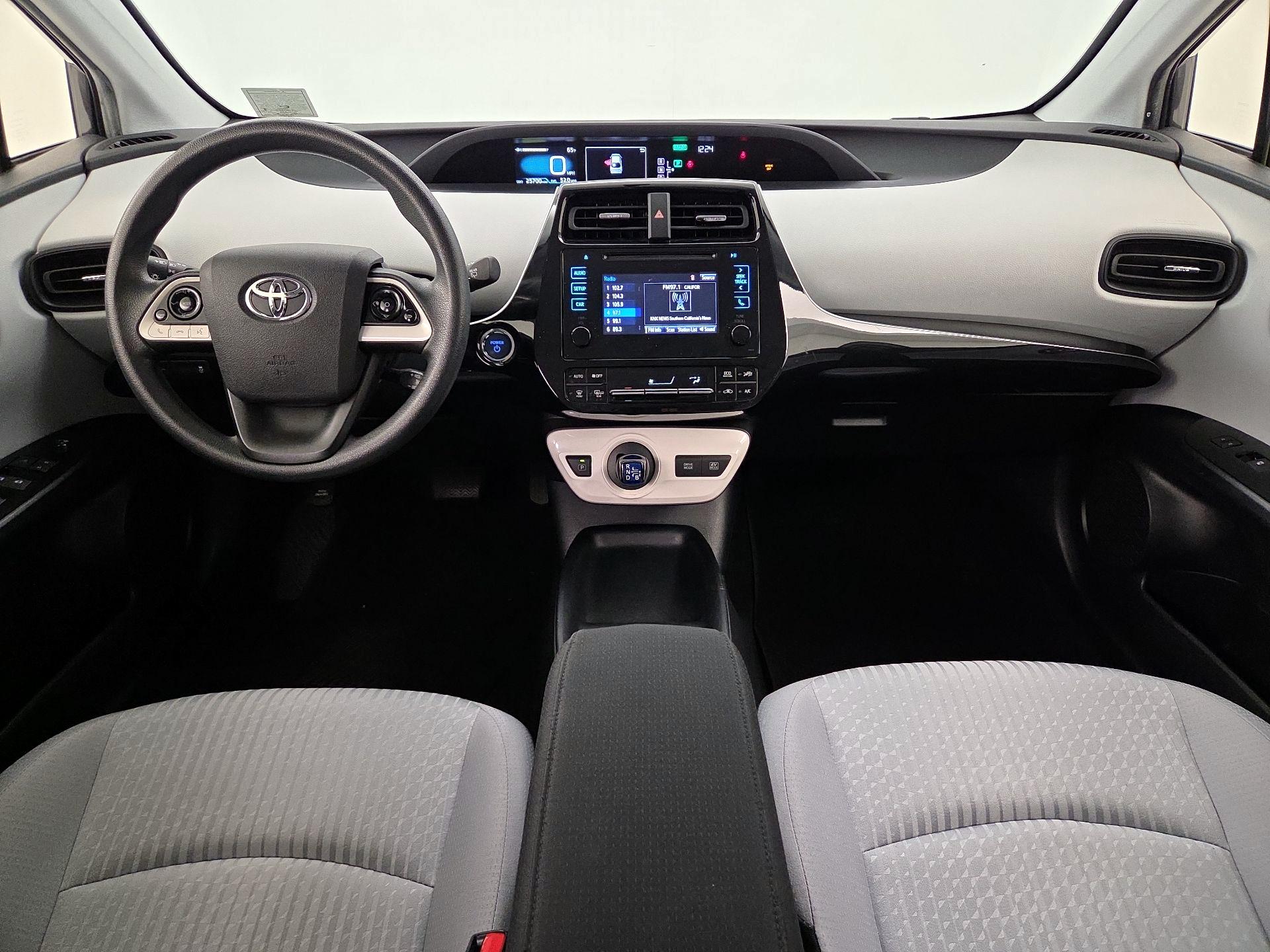 Thumbnail: 2016 Toyota Prius - 9