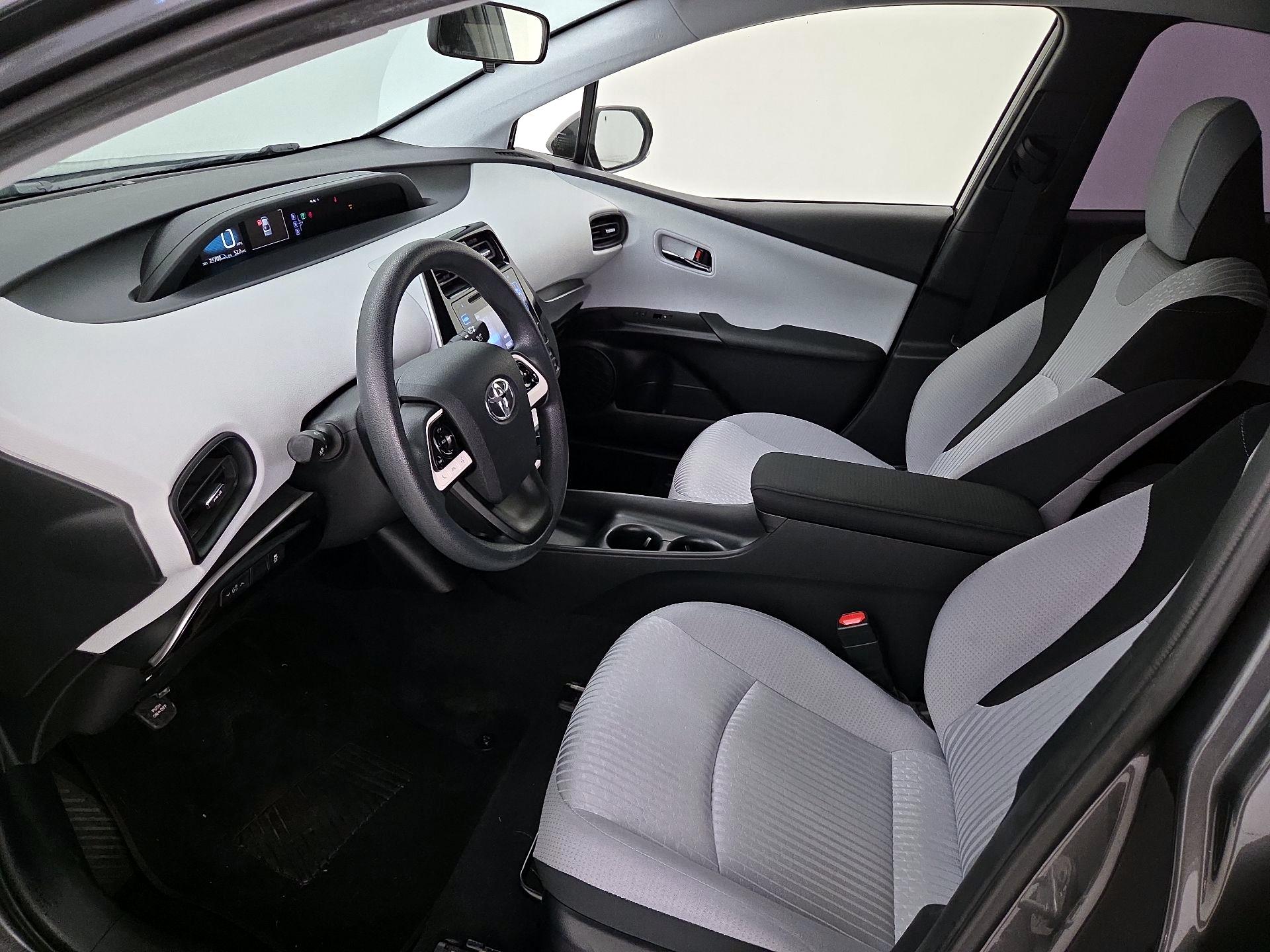 Thumbnail: 2016 Toyota Prius - 11