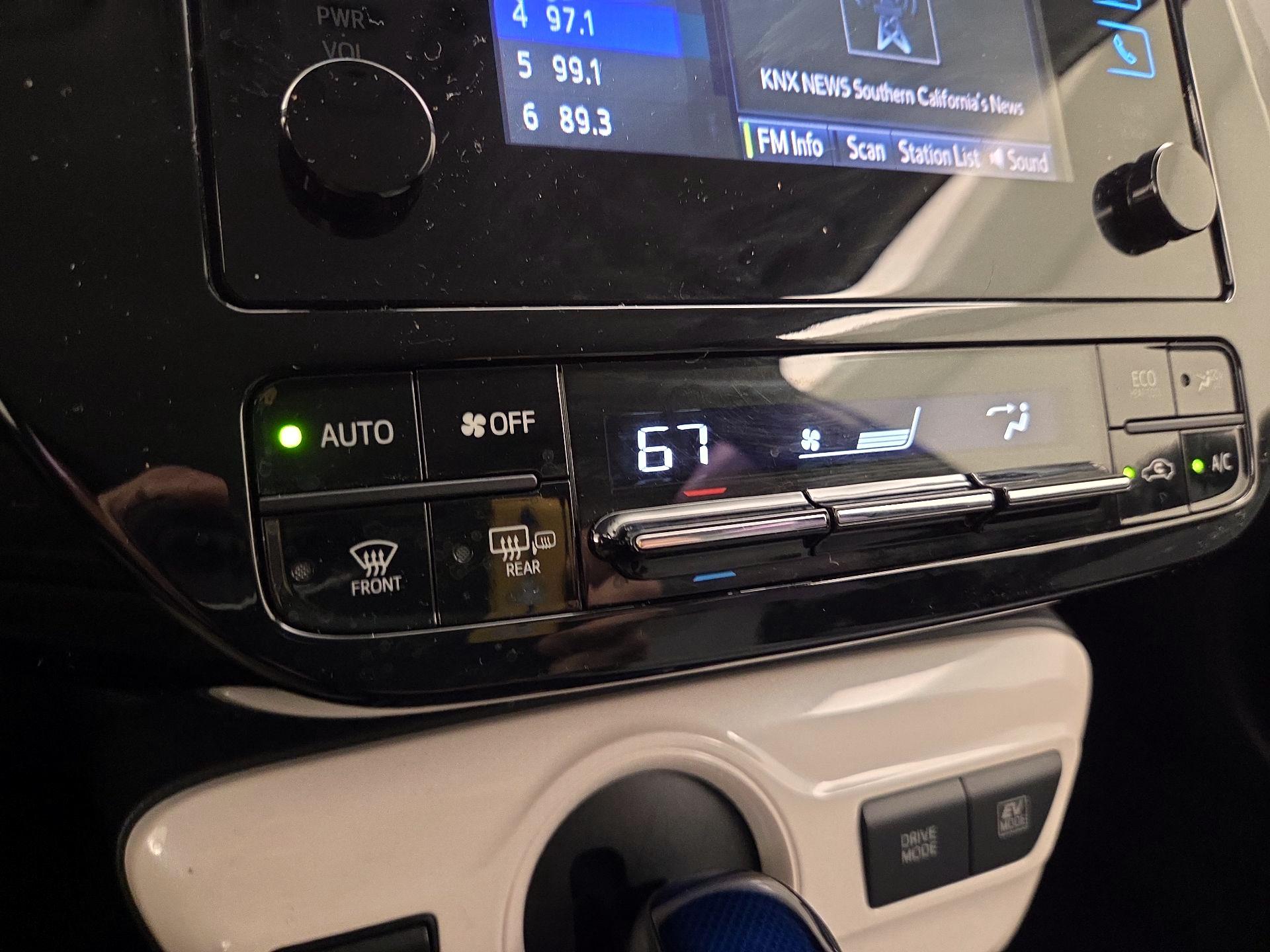 Thumbnail: 2016 Toyota Prius - 16