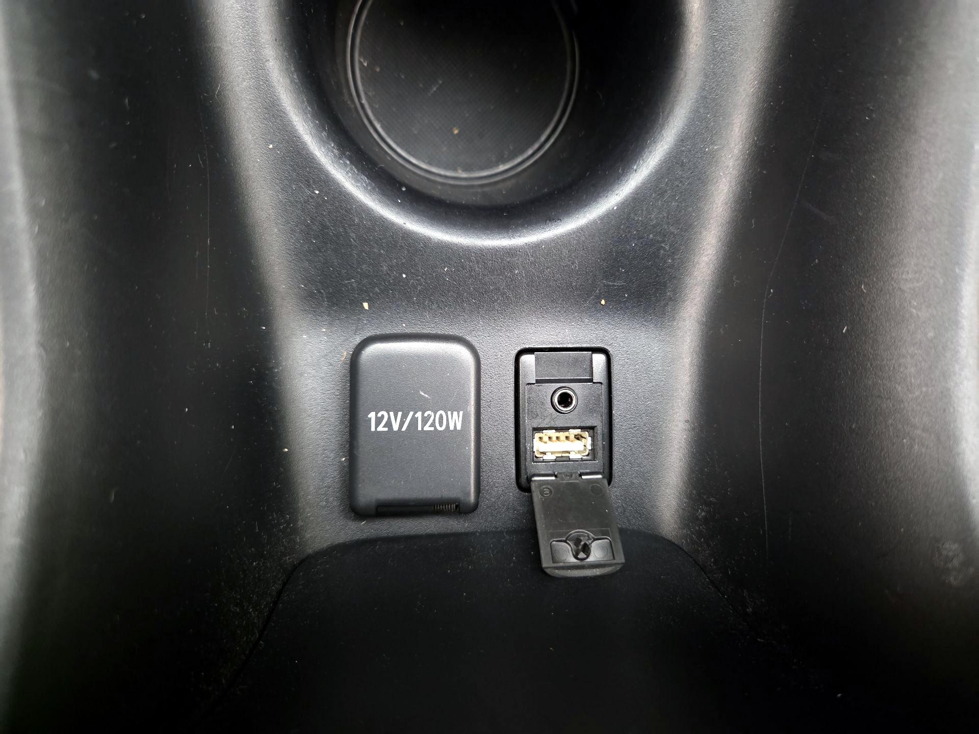 Thumbnail: 2016 Toyota Prius - 18