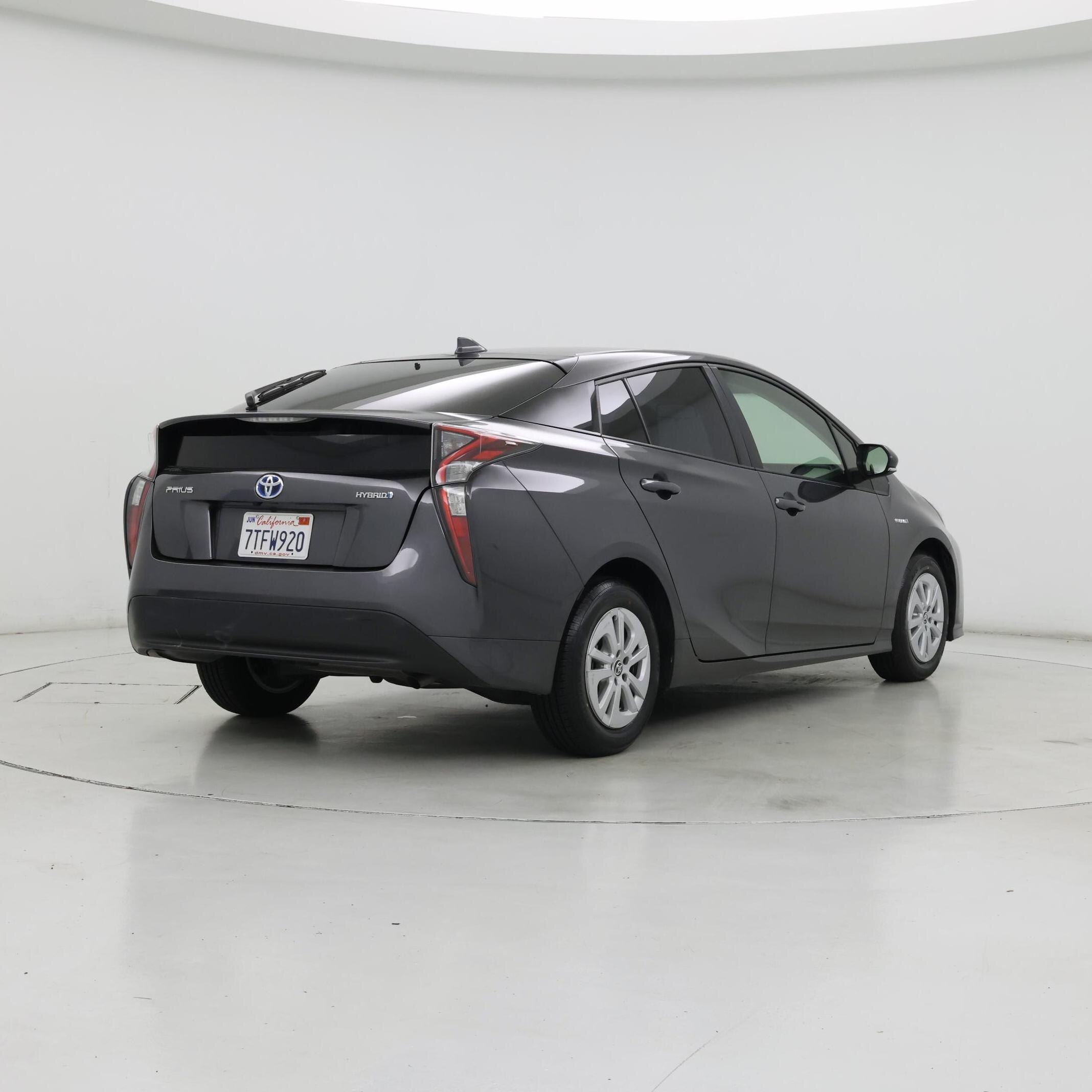 Thumbnail: 2016 Toyota Prius - 8