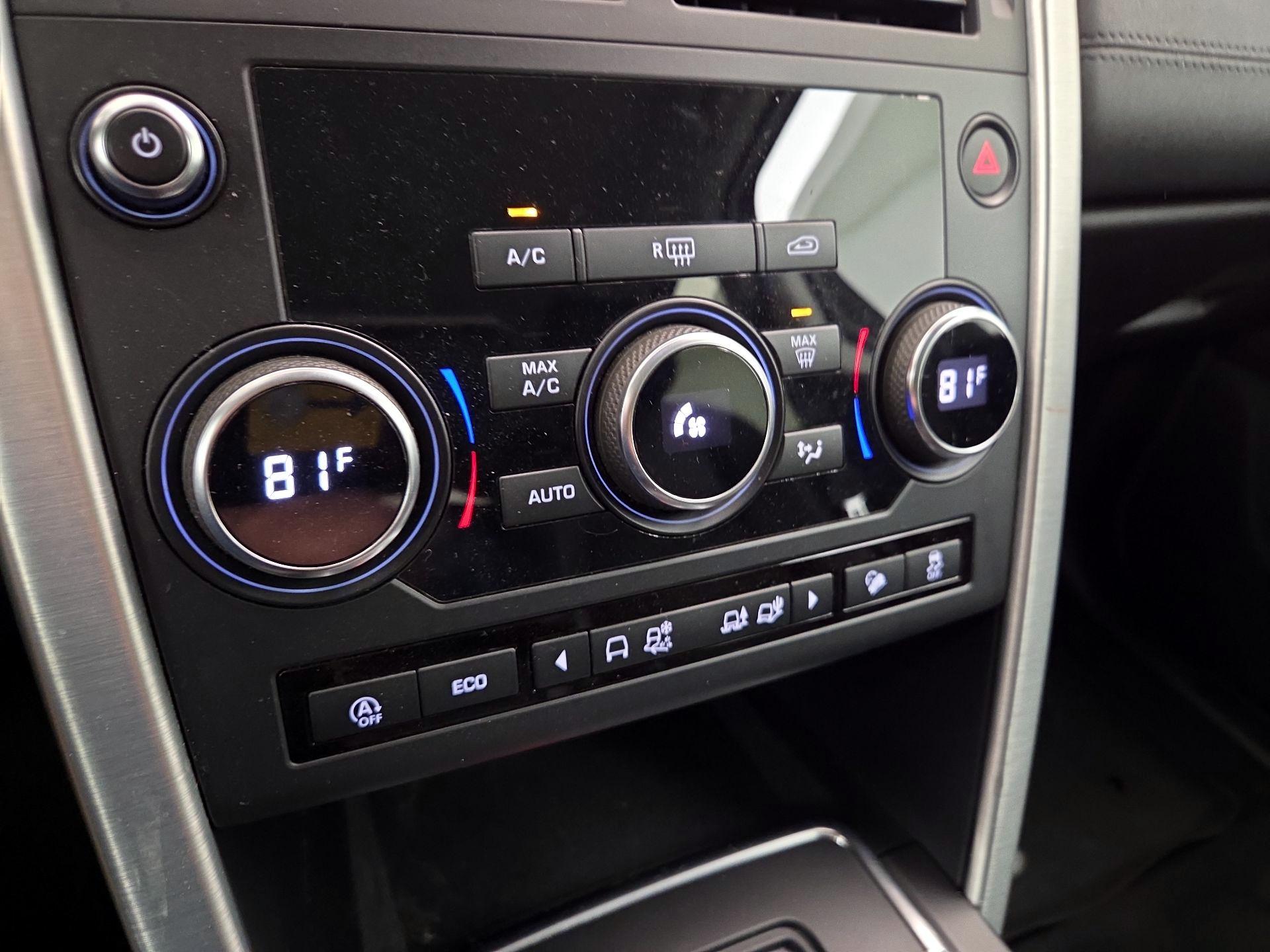 Thumbnail: 2018 Land Rover Discovery Sport - 17