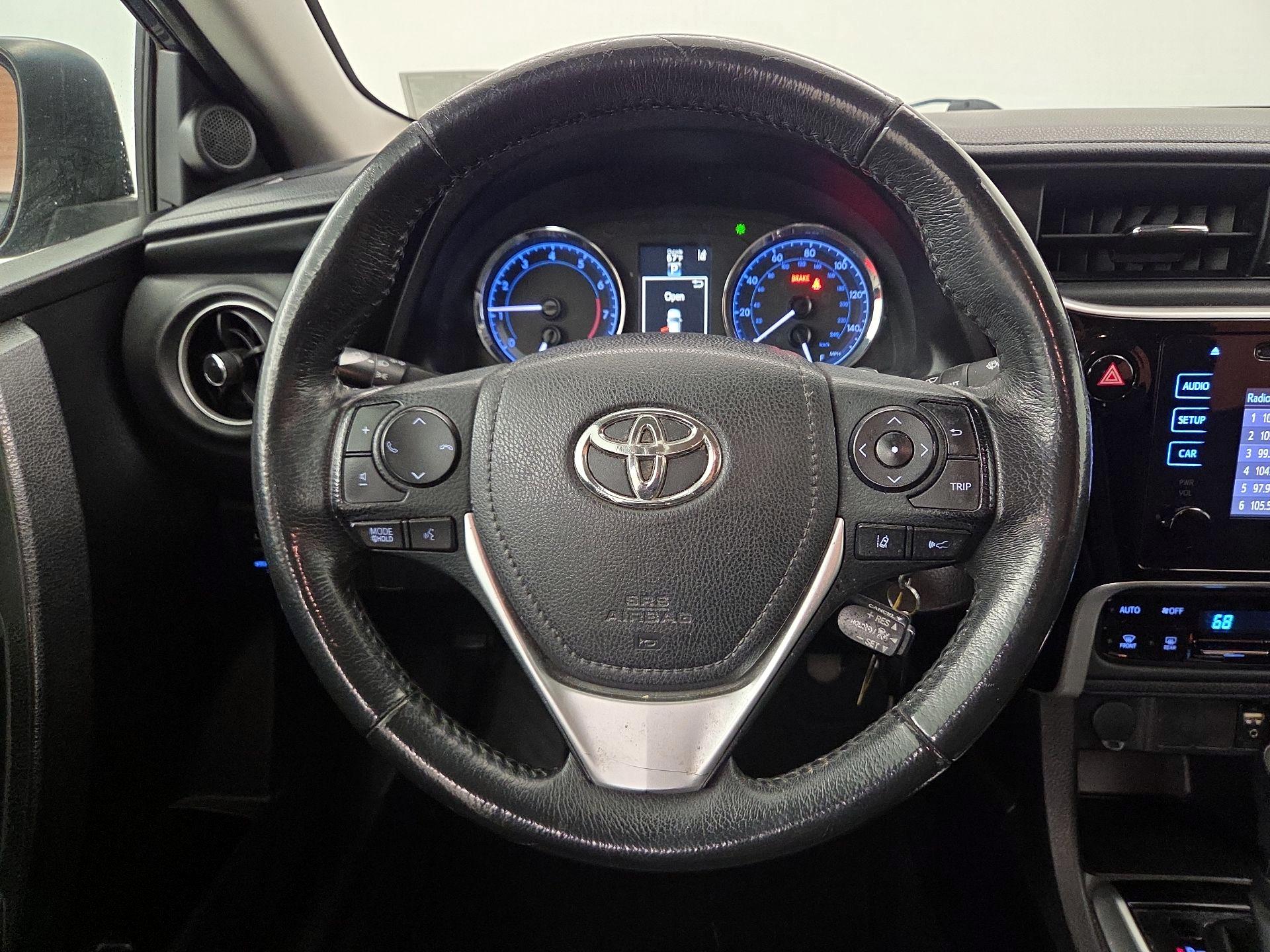 Thumbnail: 2017 Toyota Corolla - 10