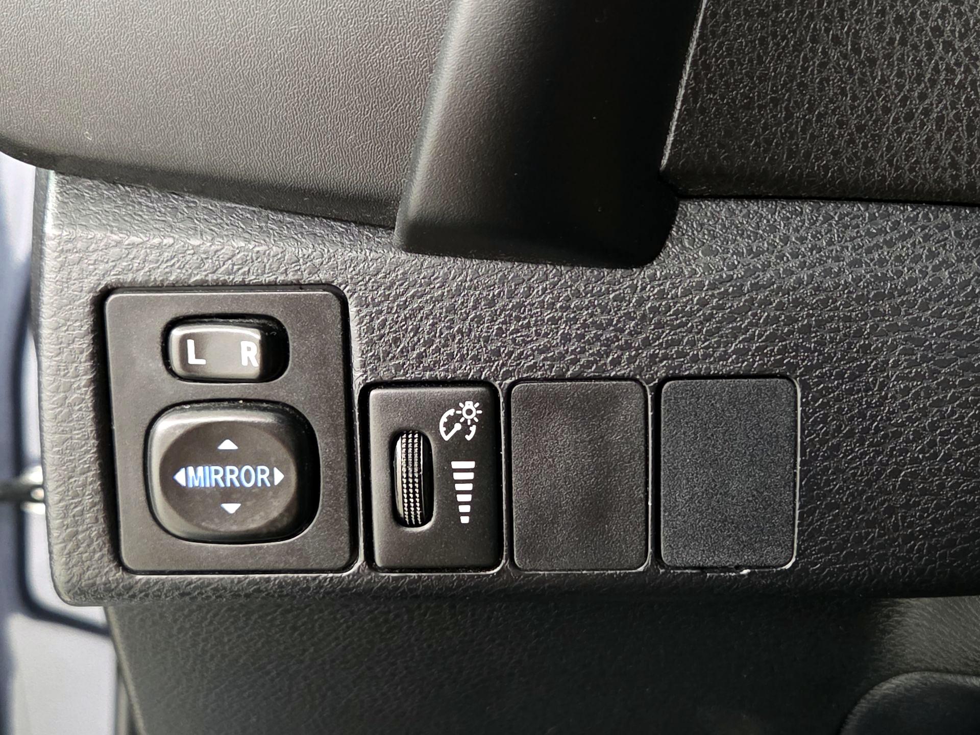 Thumbnail: 2017 Toyota Corolla - 13