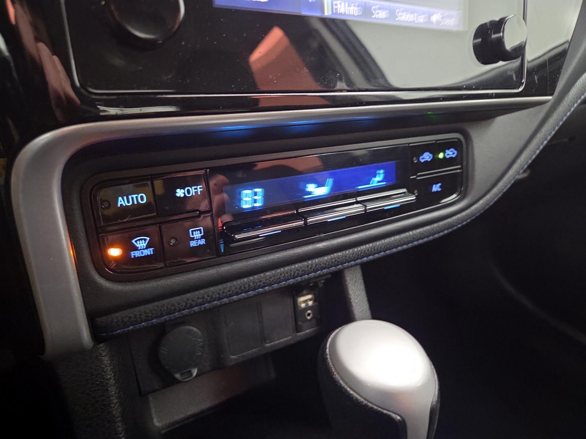 Thumbnail: 2017 Toyota Corolla - 16