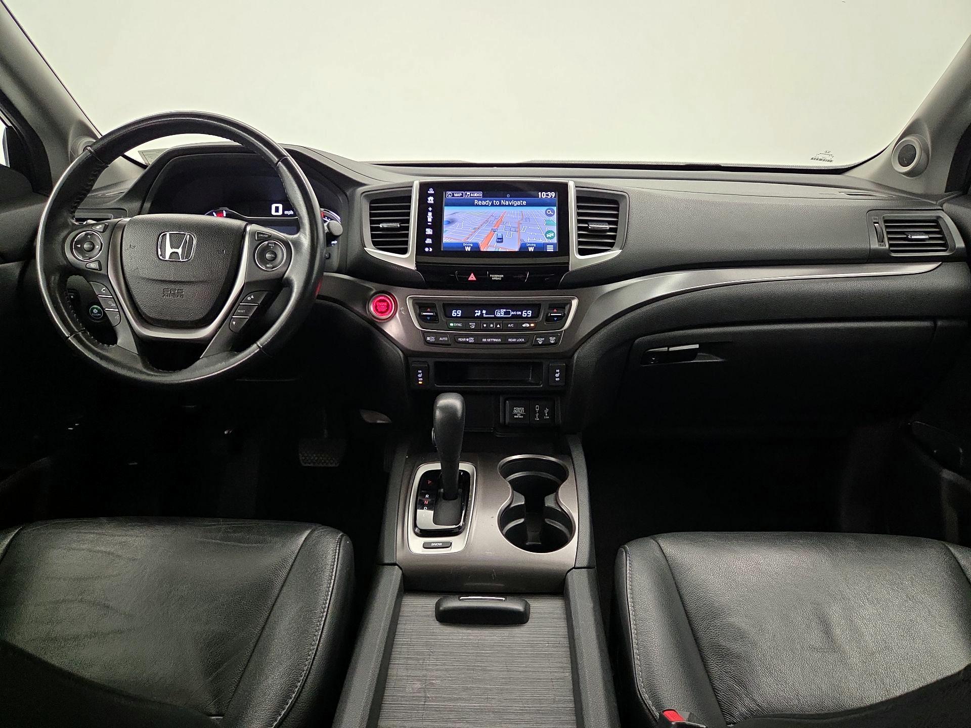 Thumbnail: 2017 Honda Pilot - 9