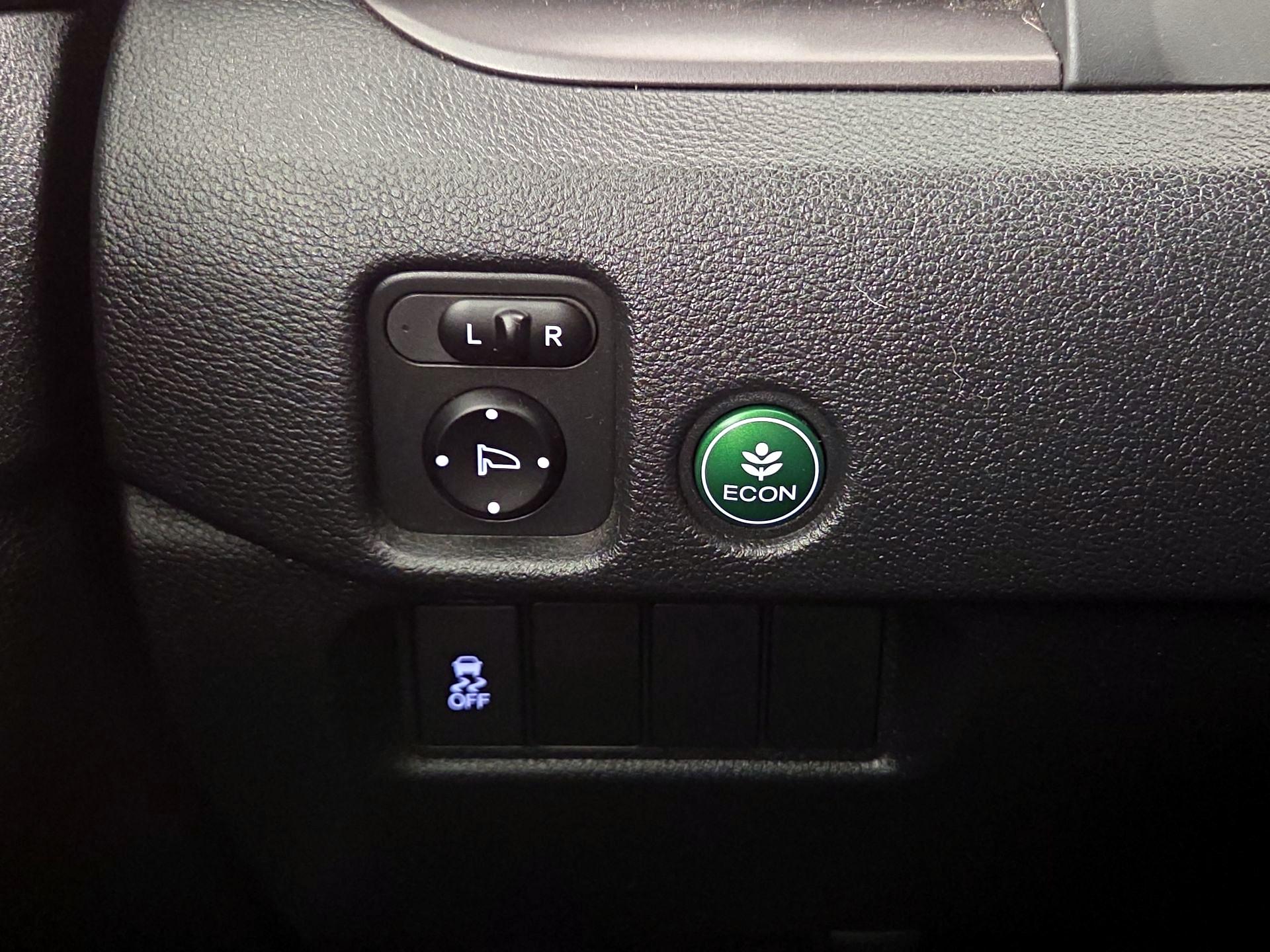 Thumbnail: 2017 Honda Pilot - 13