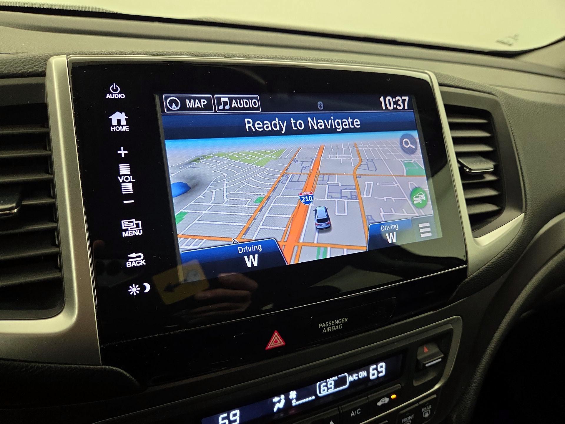 Thumbnail: 2017 Honda Pilot - 14