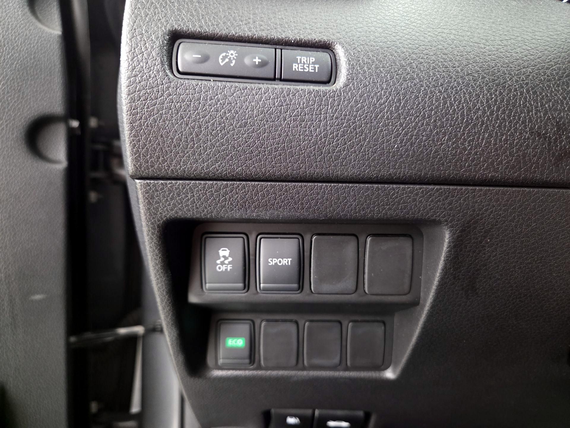 Thumbnail: 2015 Nissan Rogue - 13