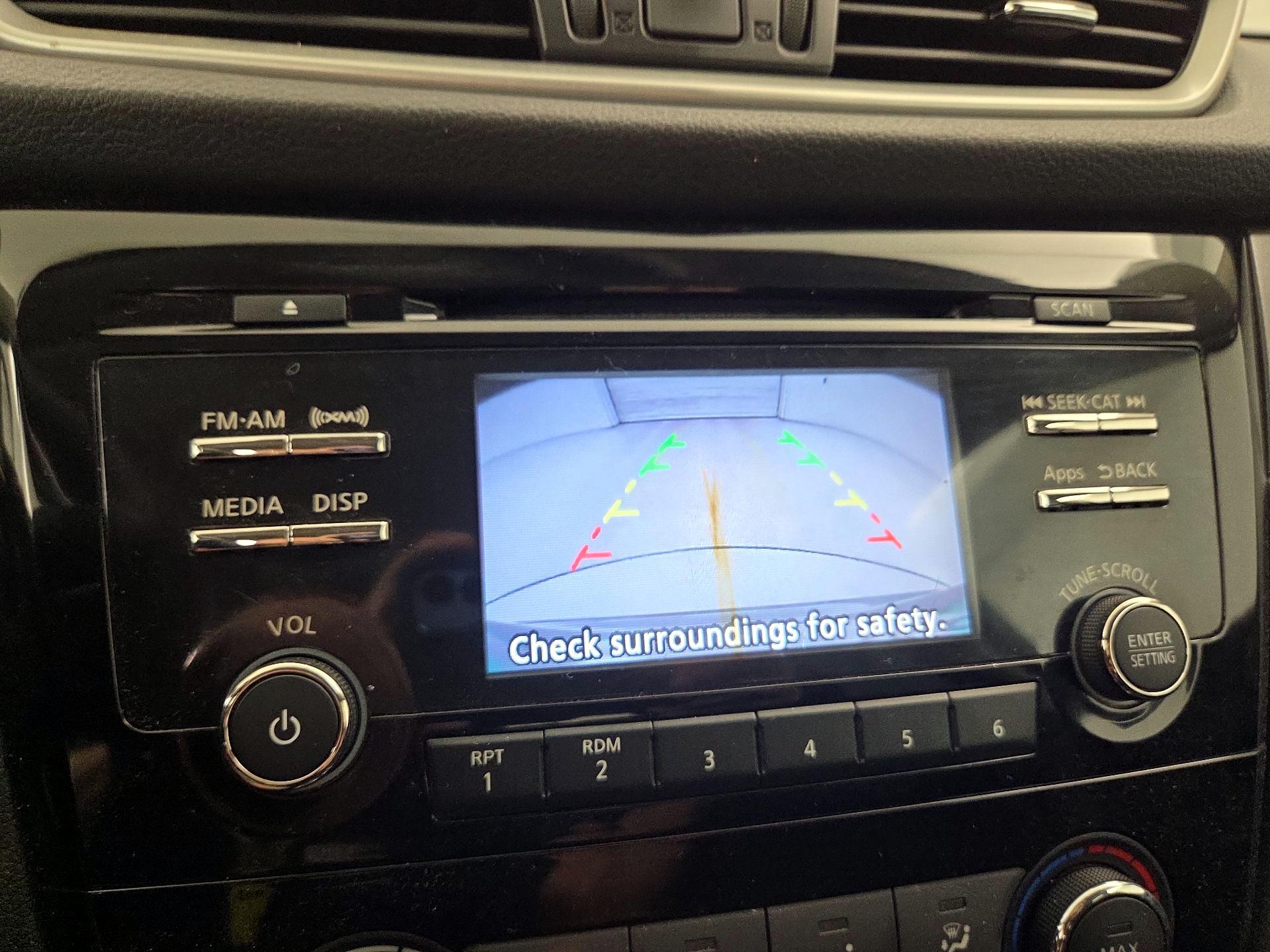 Thumbnail: 2015 Nissan Rogue - 14