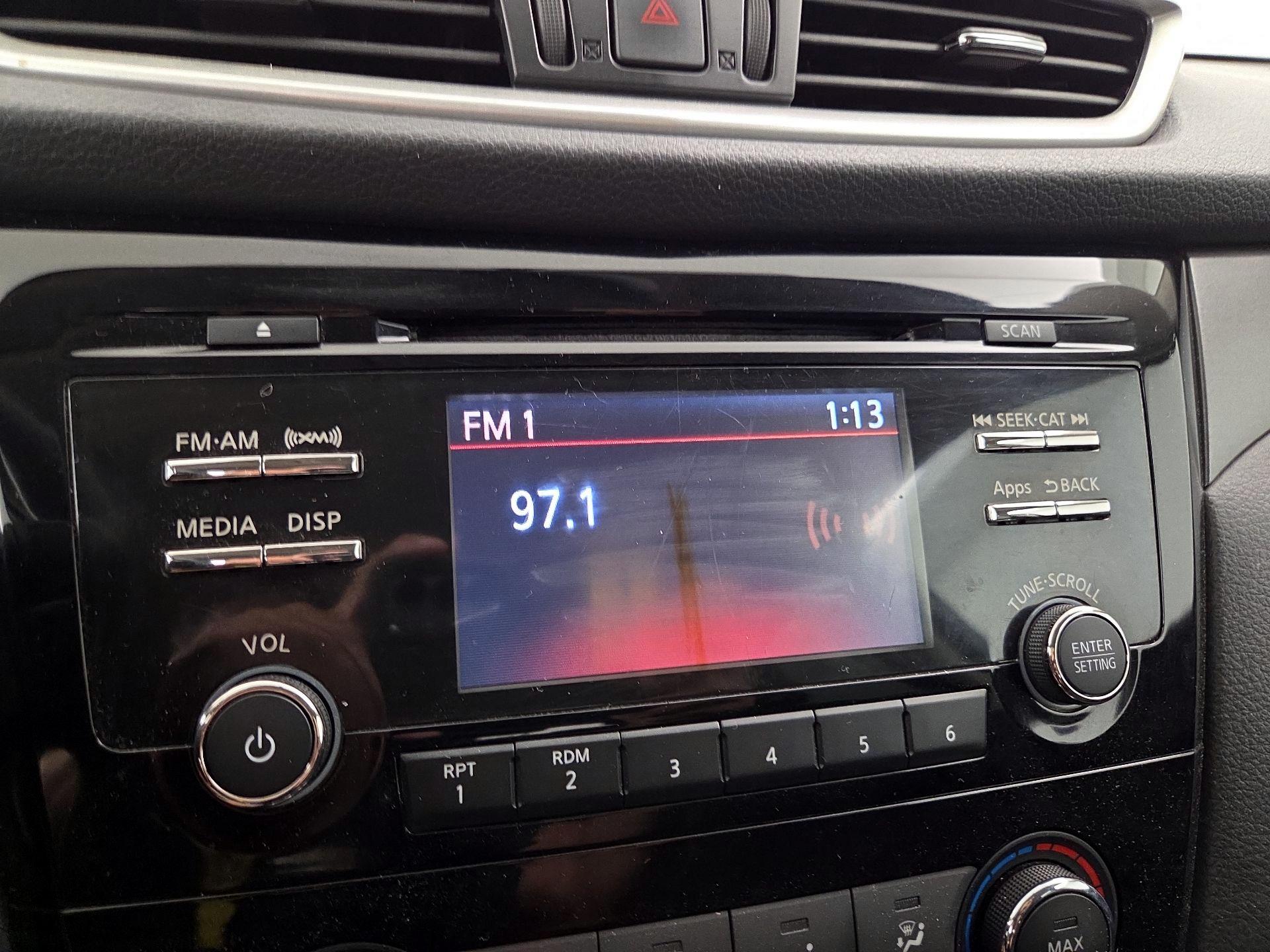 Thumbnail: 2015 Nissan Rogue - 15