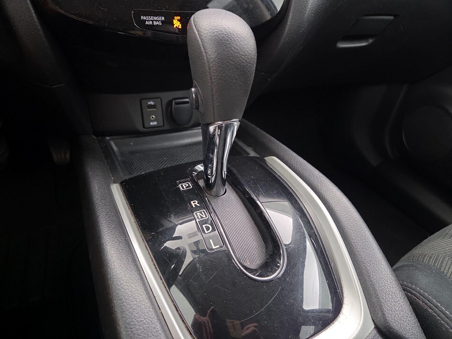 Thumbnail: 2015 Nissan Rogue - 17