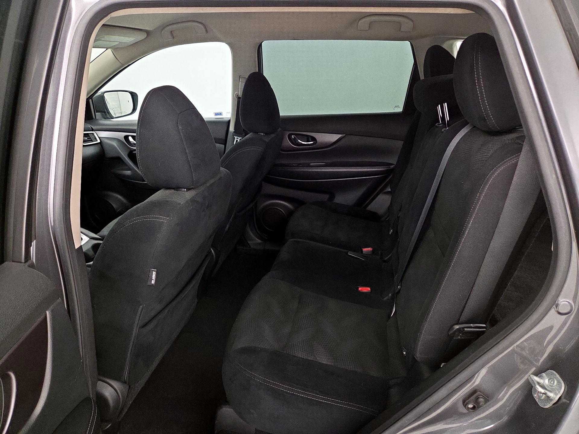 Thumbnail: 2015 Nissan Rogue - 19