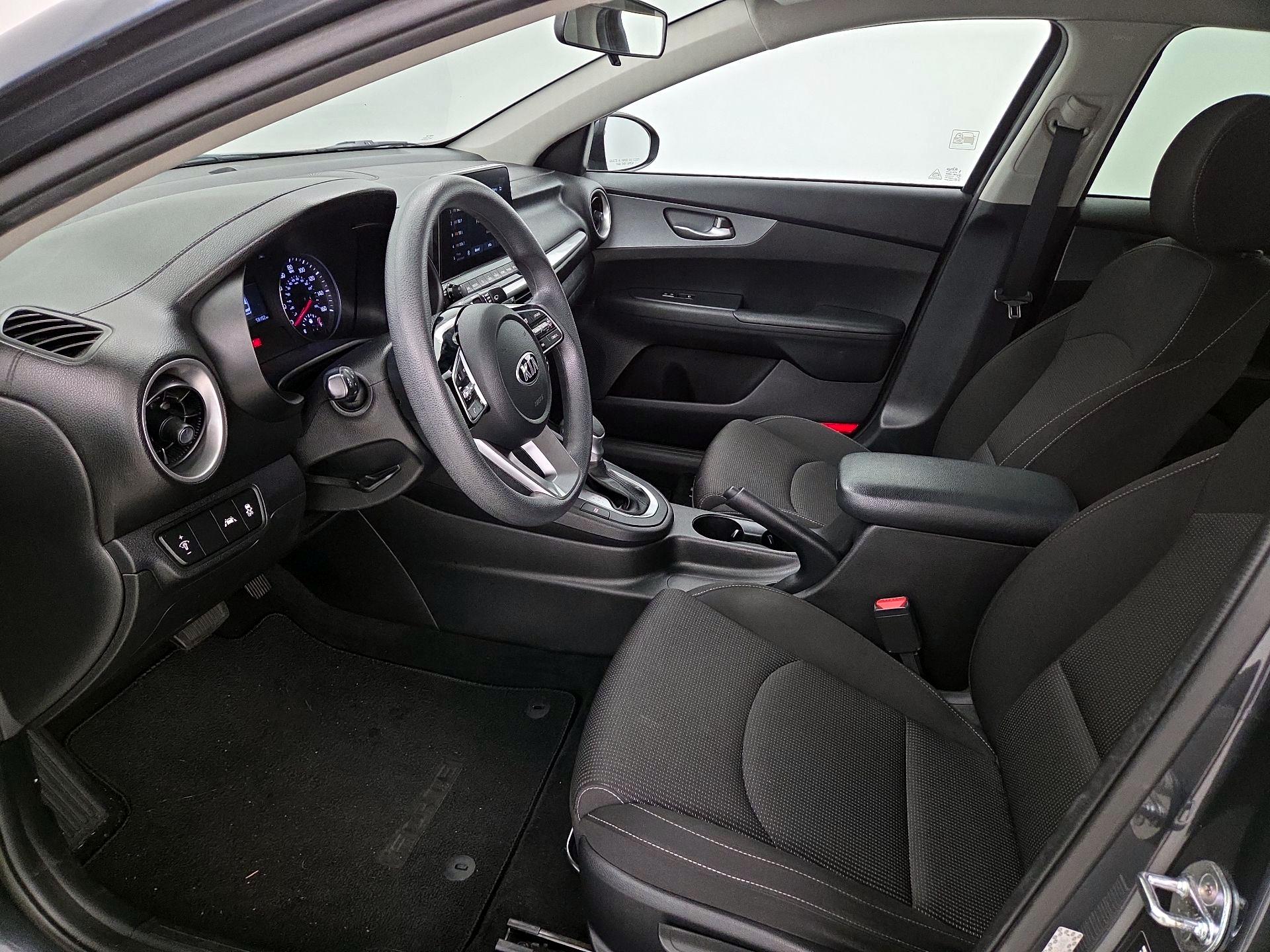 Thumbnail: 2021 Kia Forte - 11