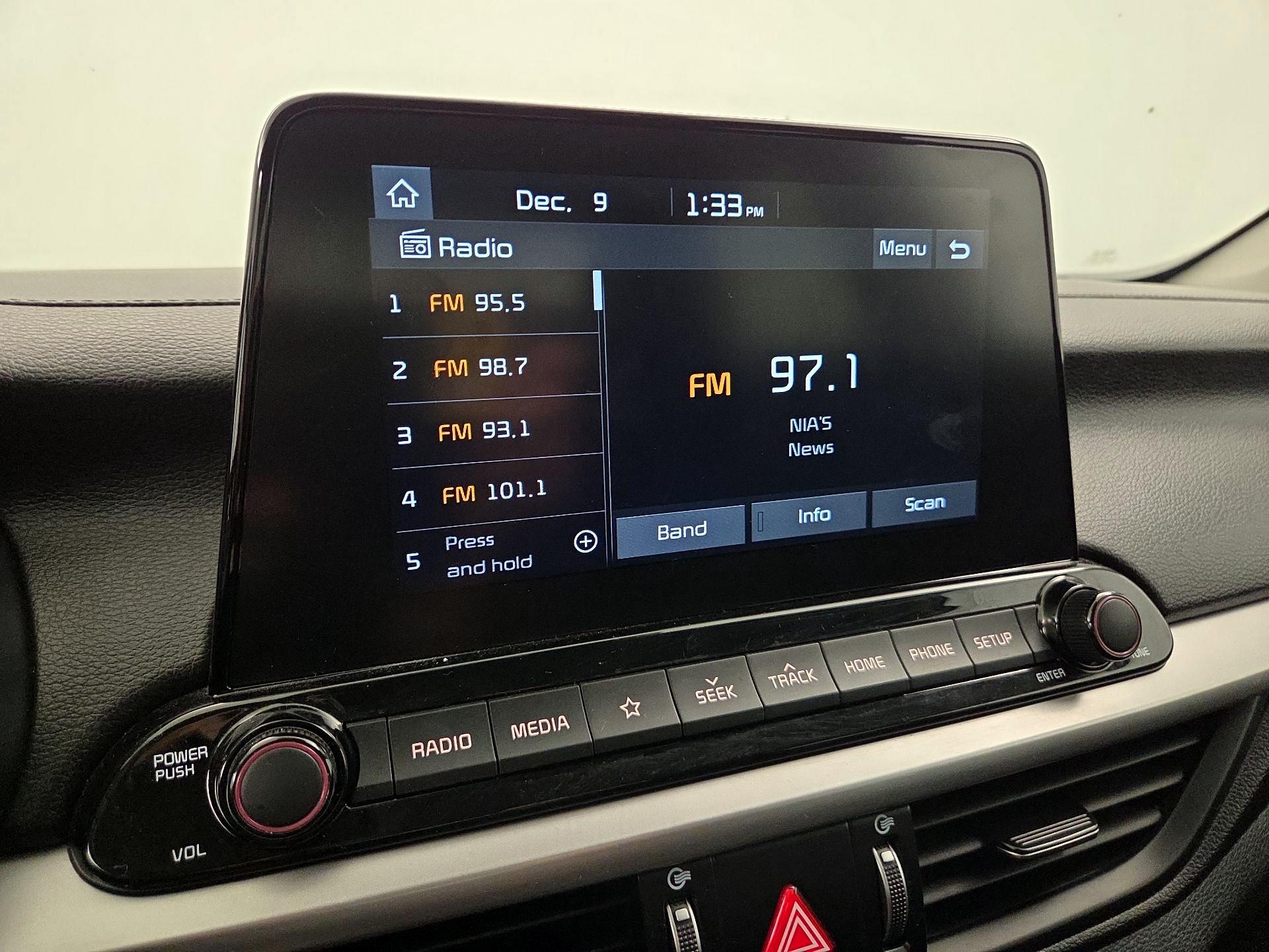 Thumbnail: 2021 Kia Forte - 15