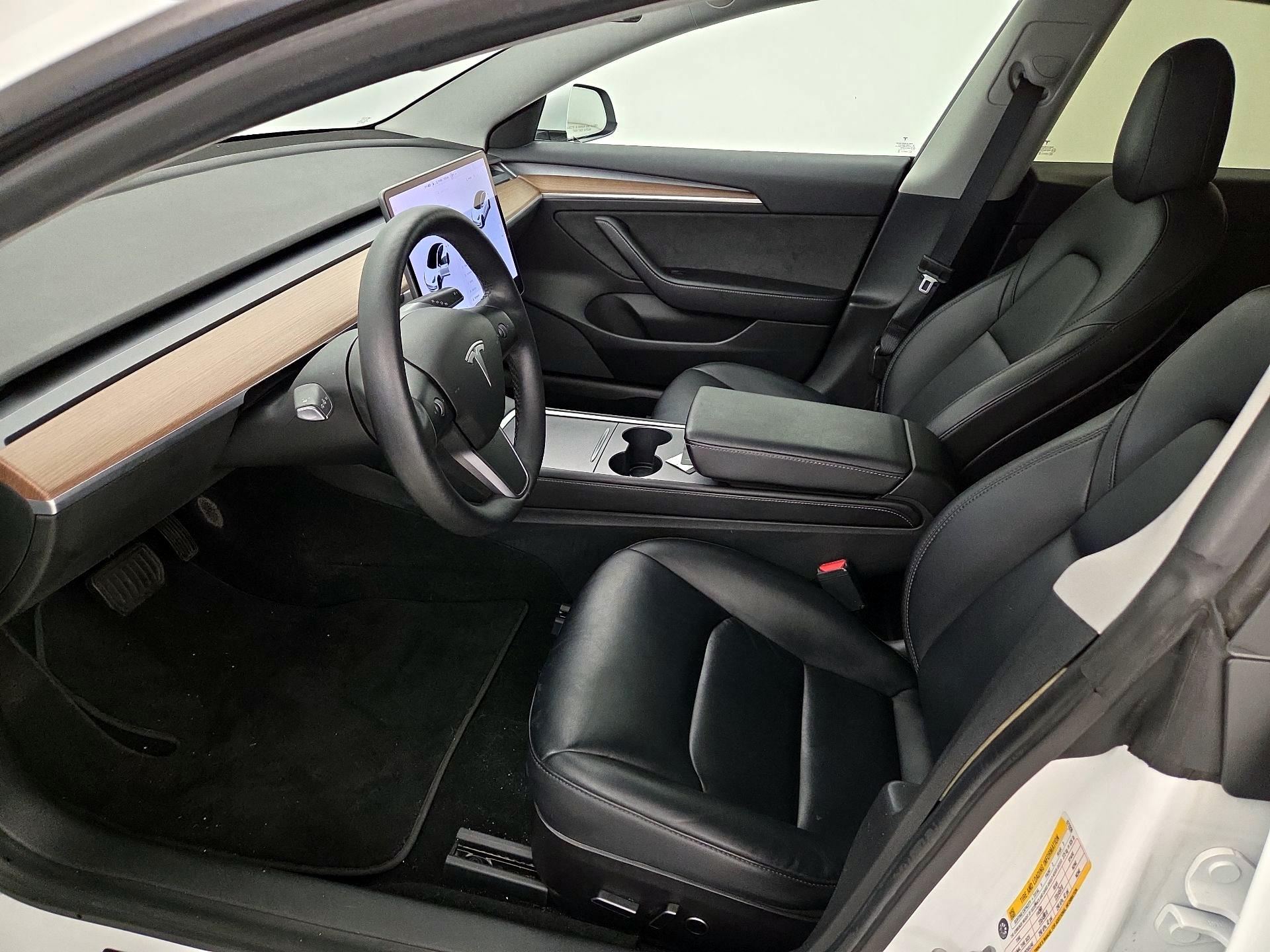 Thumbnail: 2021 Tesla Model 3 - 11