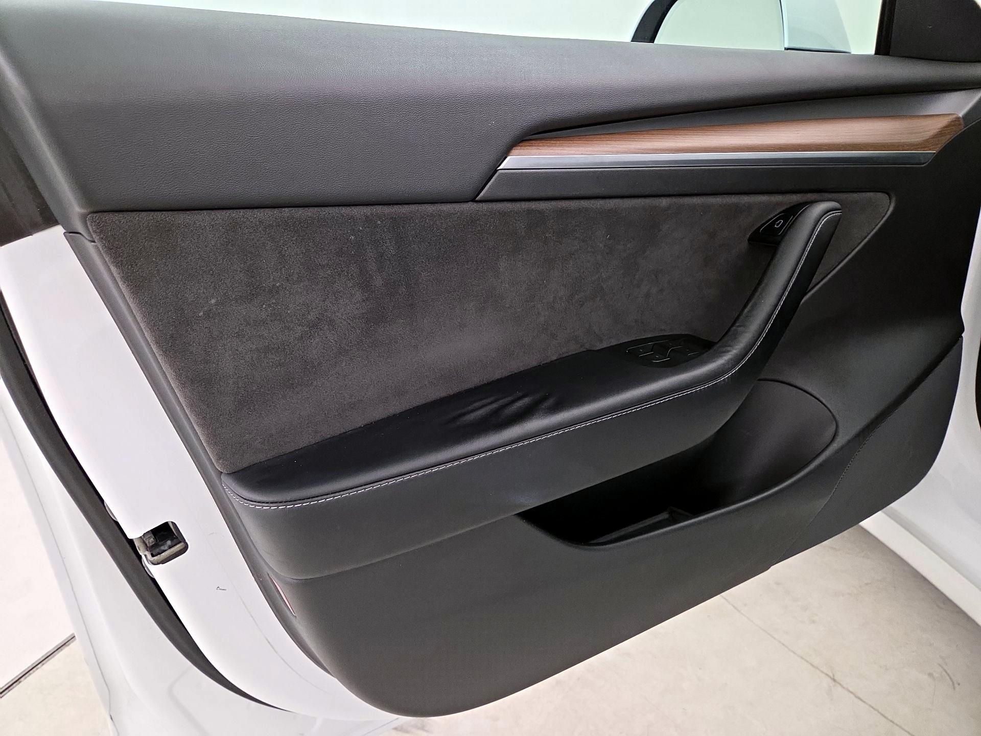 Thumbnail: 2021 Tesla Model 3 - 12