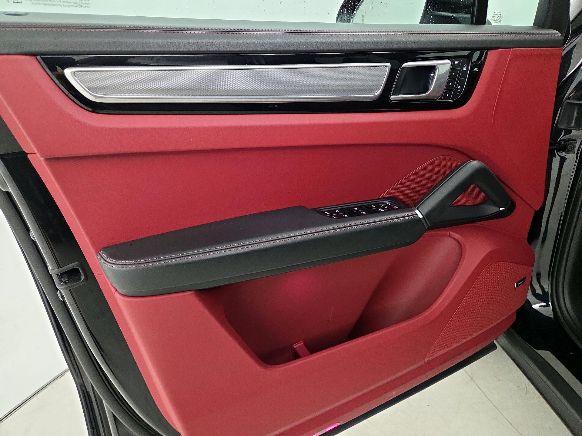 Thumbnail: 2022 Porsche Cayenne - 12