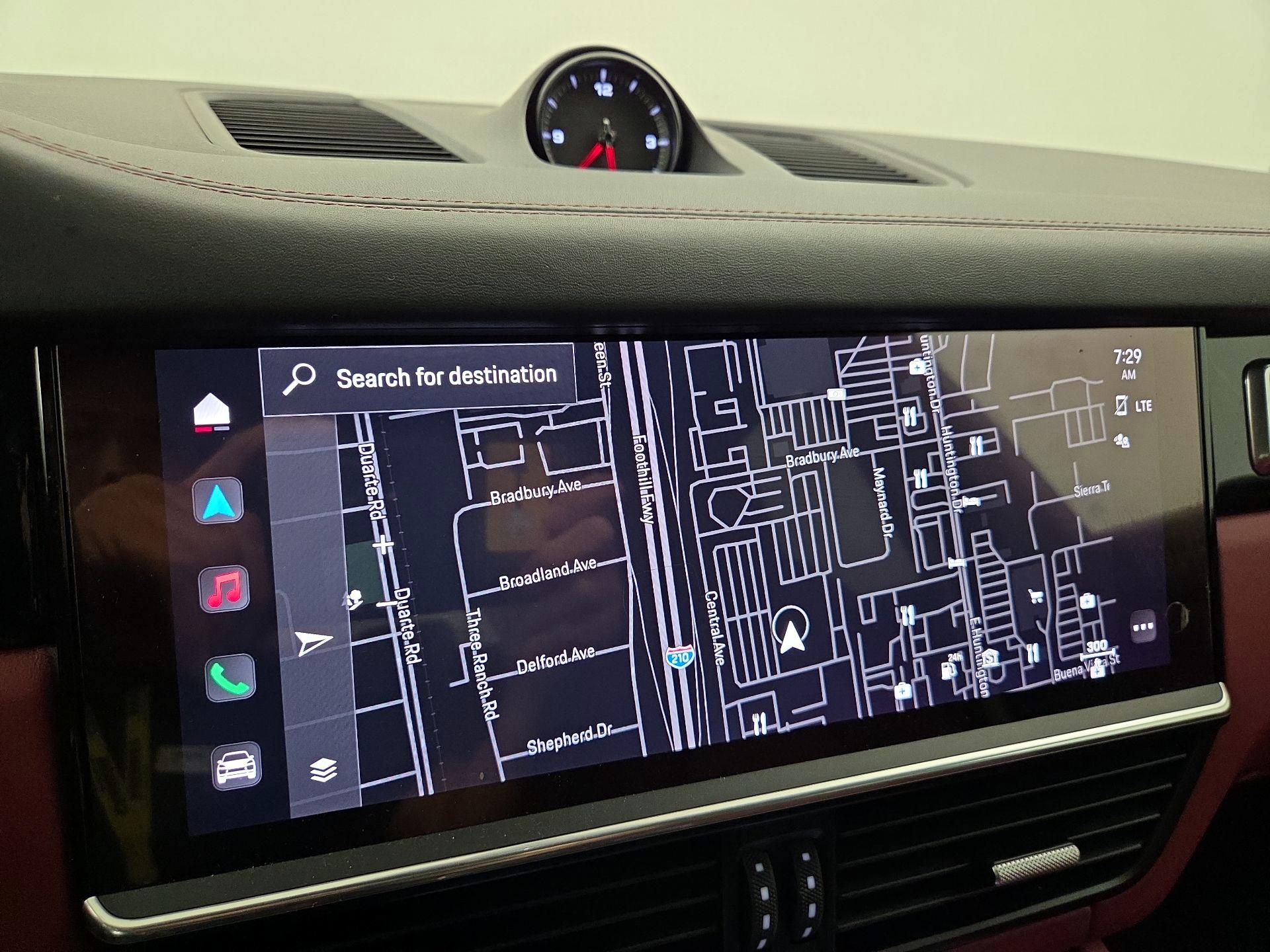 Thumbnail: 2022 Porsche Cayenne - 14