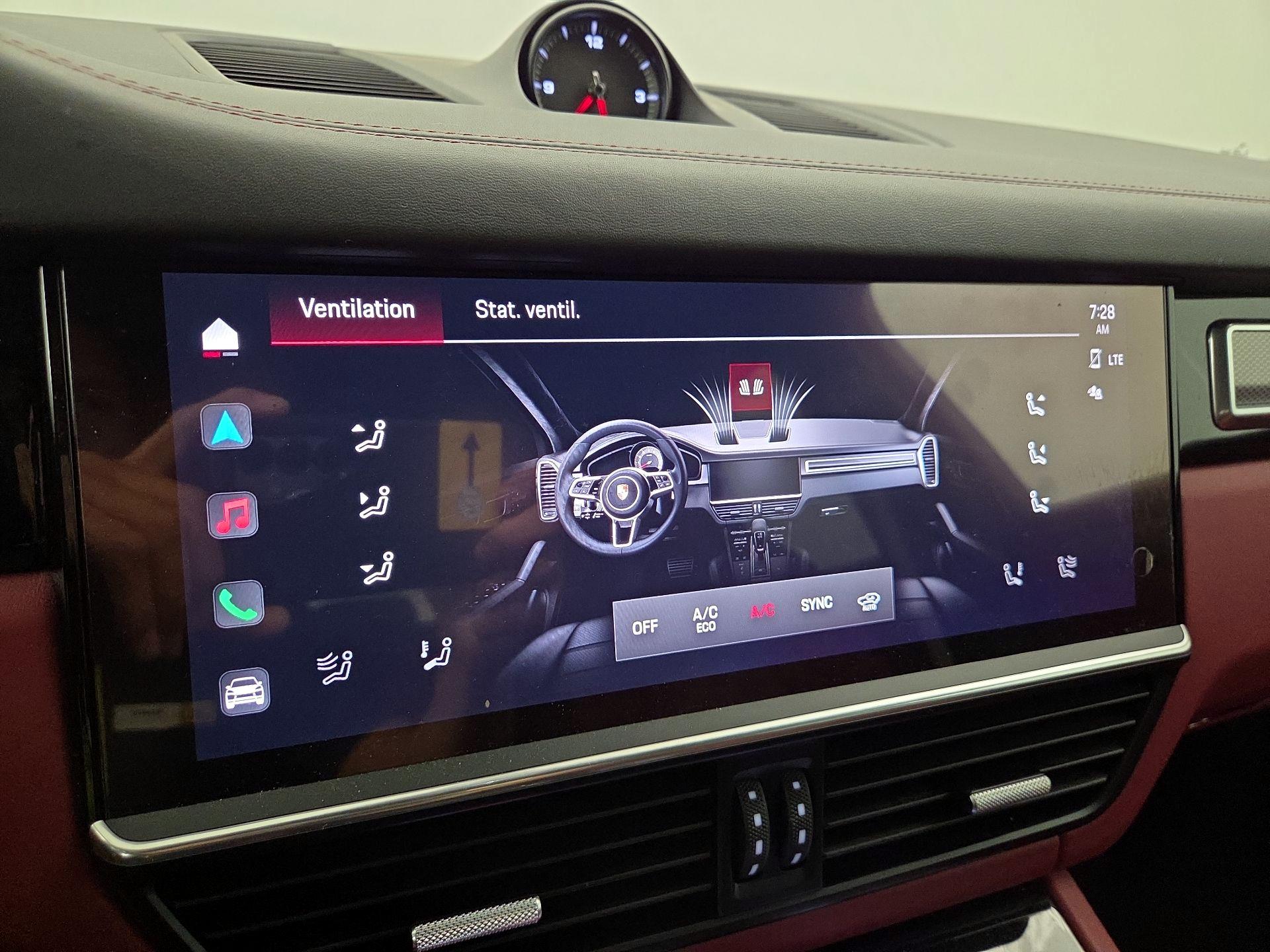 Thumbnail: 2022 Porsche Cayenne - 17