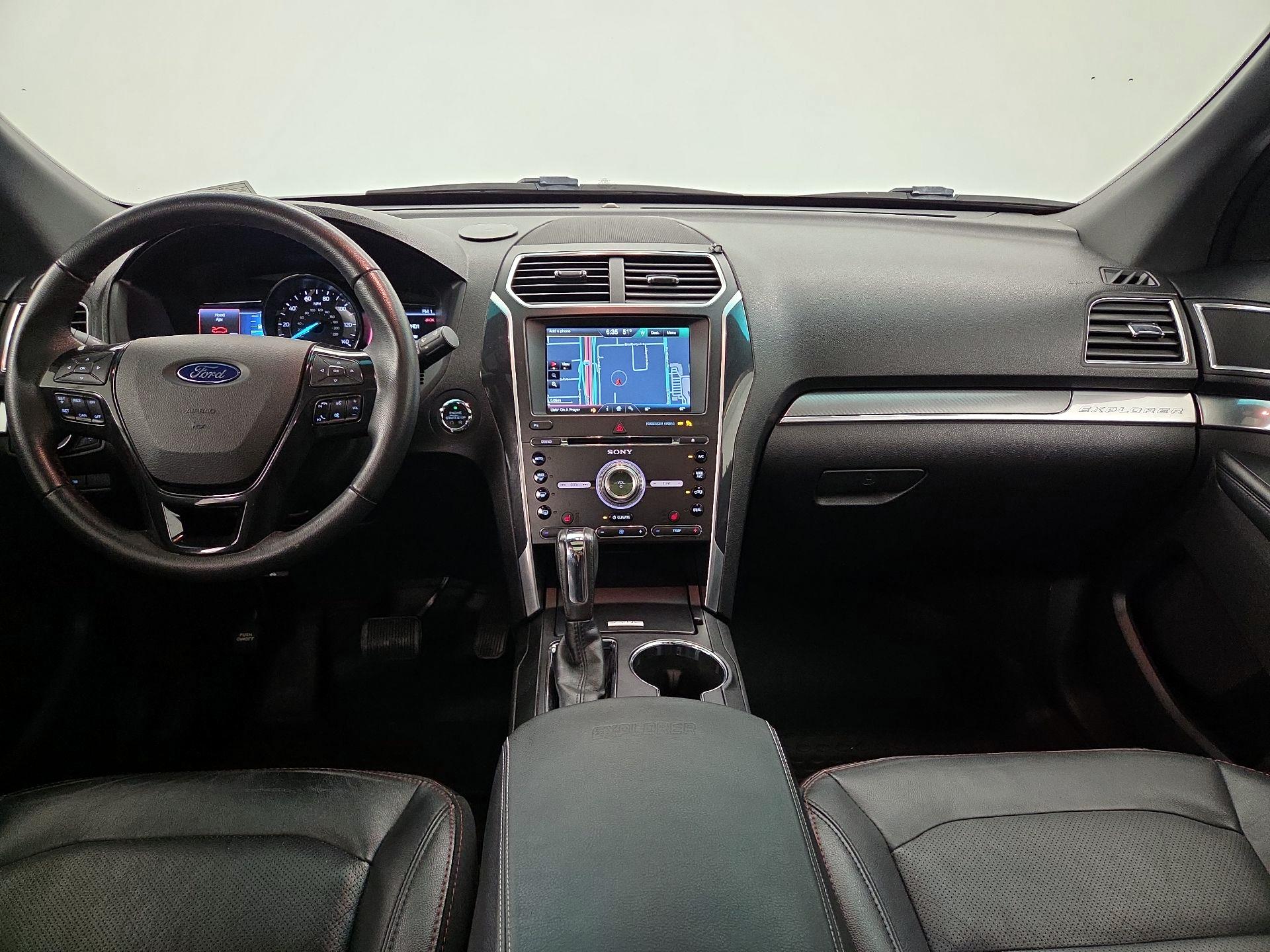 Thumbnail: 2016 Ford Explorer - 9