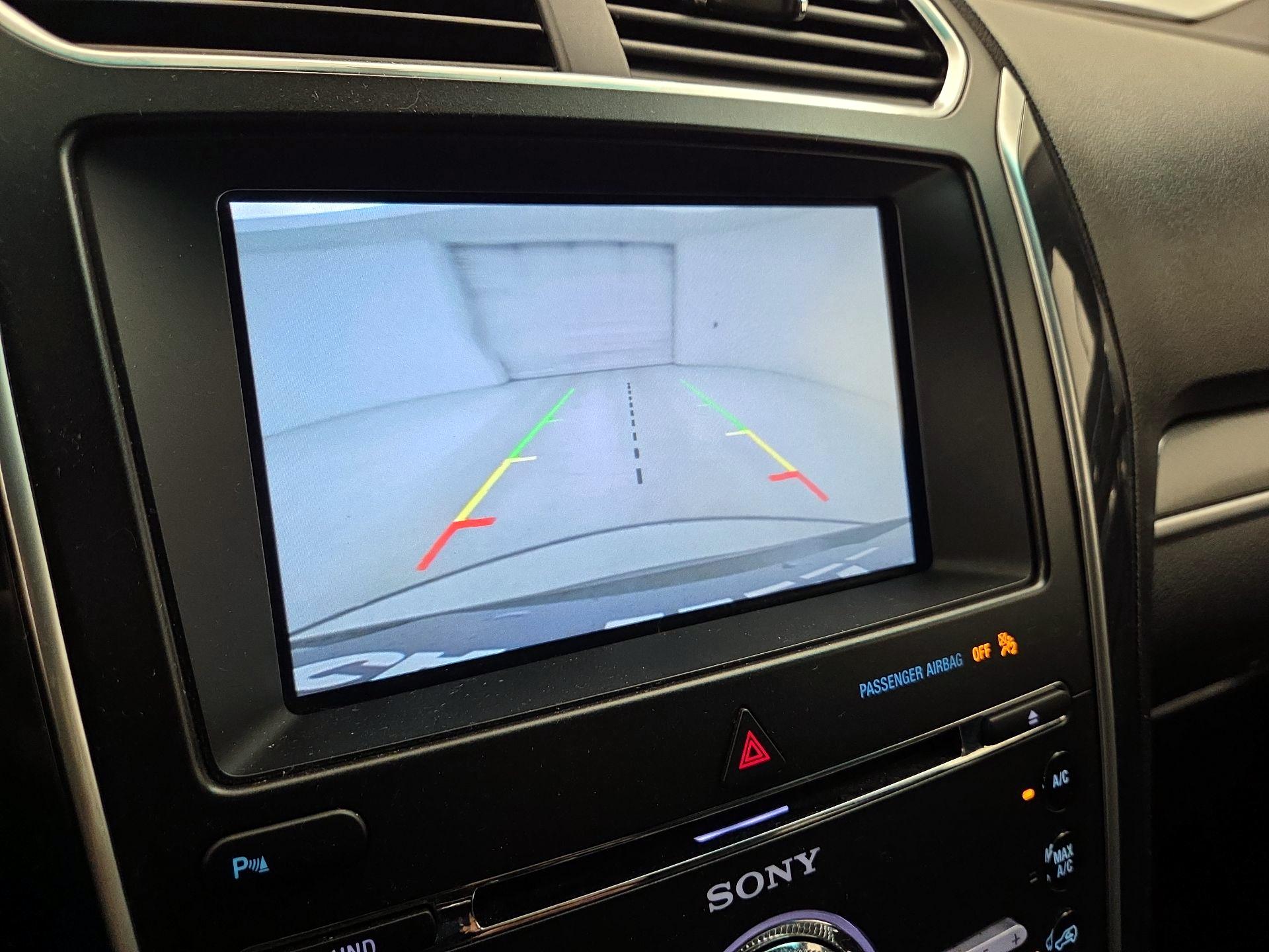 Thumbnail: 2016 Ford Explorer - 15