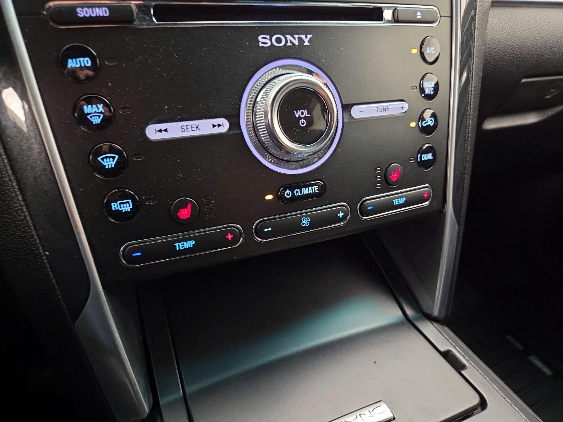 Thumbnail: 2016 Ford Explorer - 17