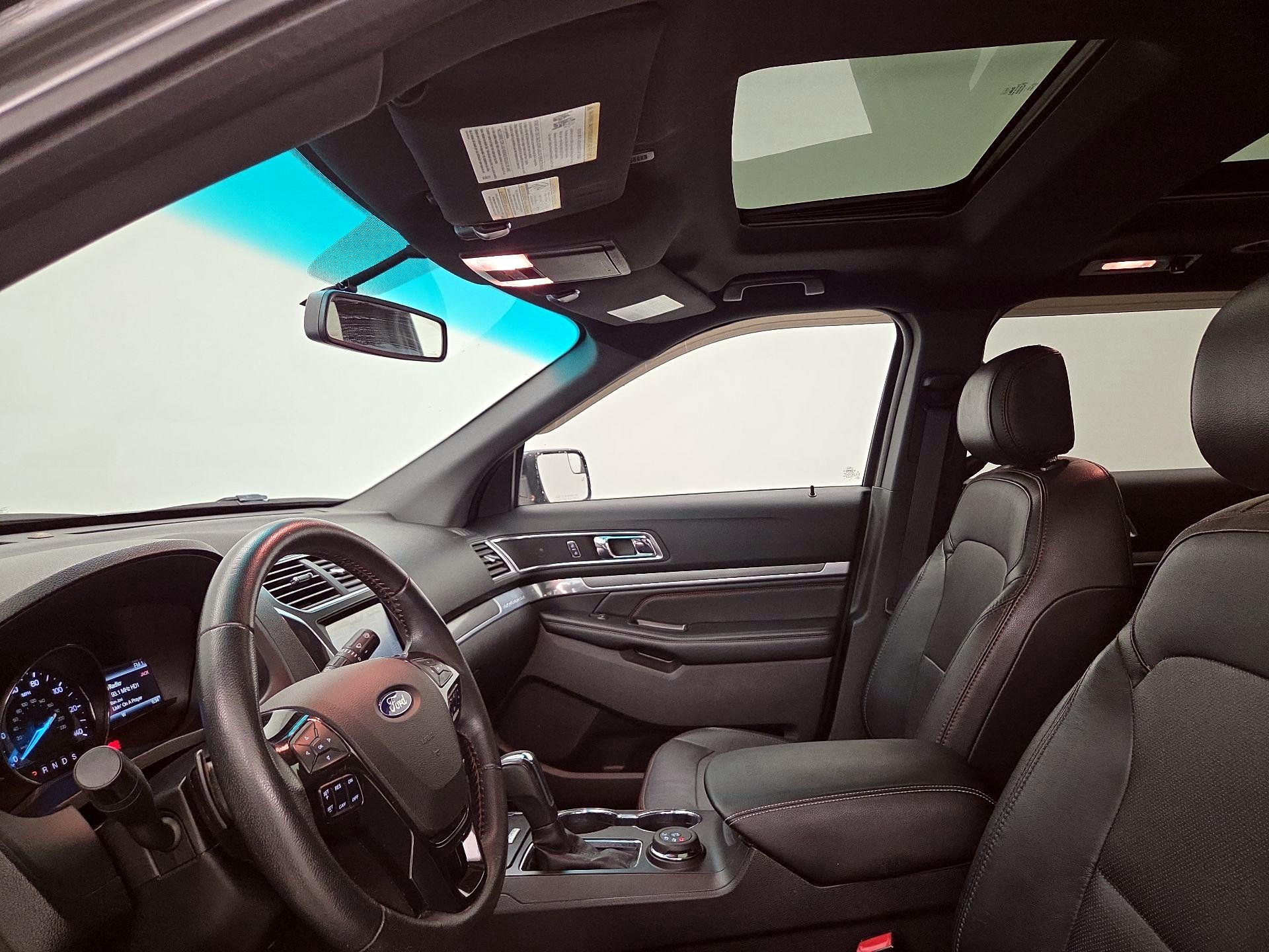 Thumbnail: 2016 Ford Explorer - 20