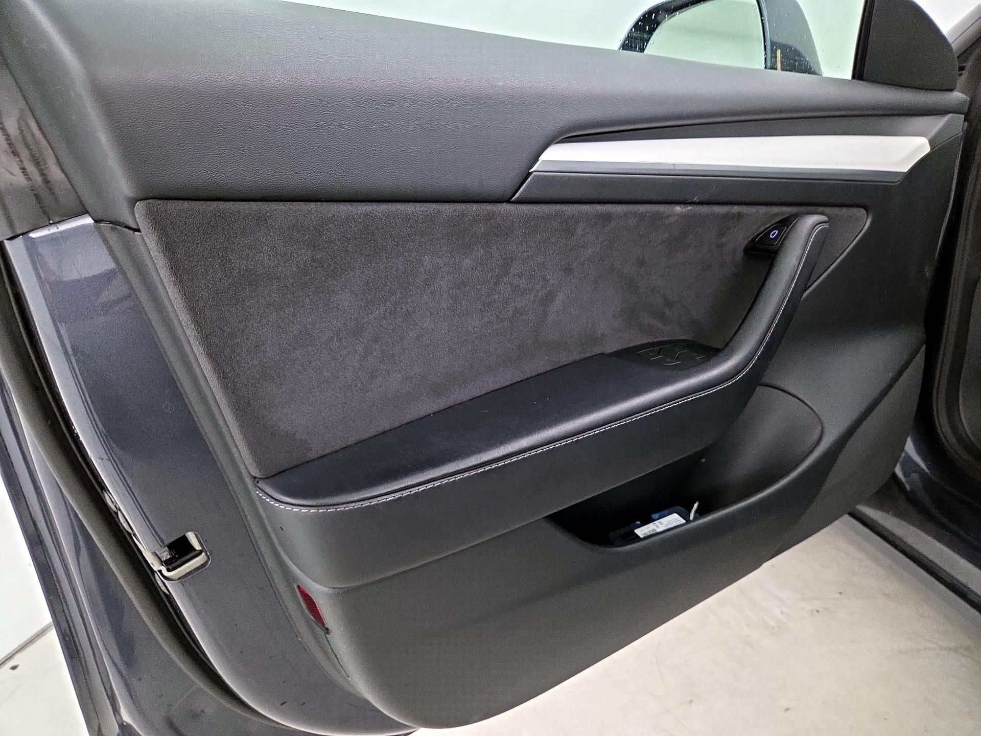 Thumbnail: 2023 Tesla Model 3 - 12