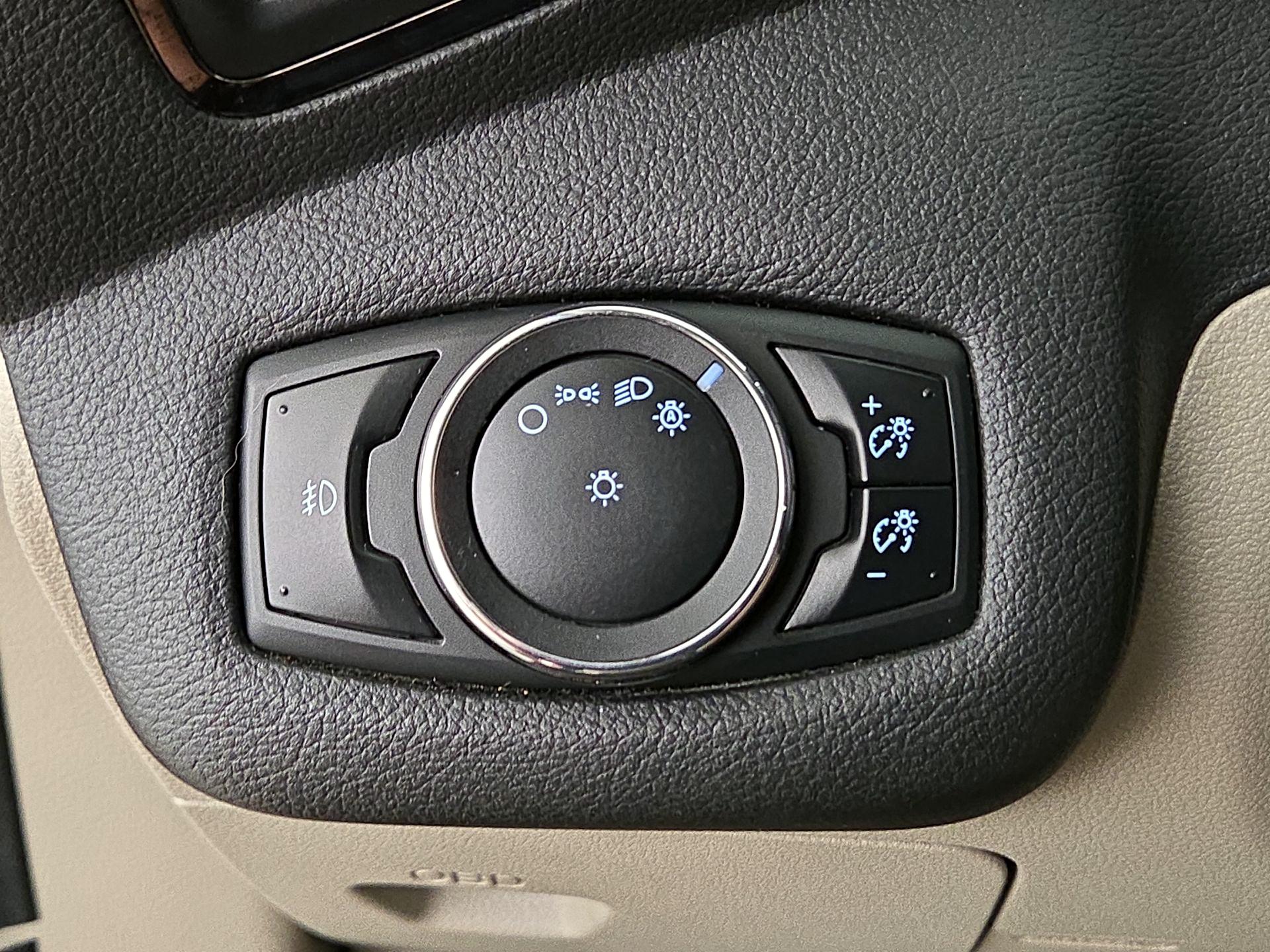 Thumbnail: 2015 Ford Escape - 13