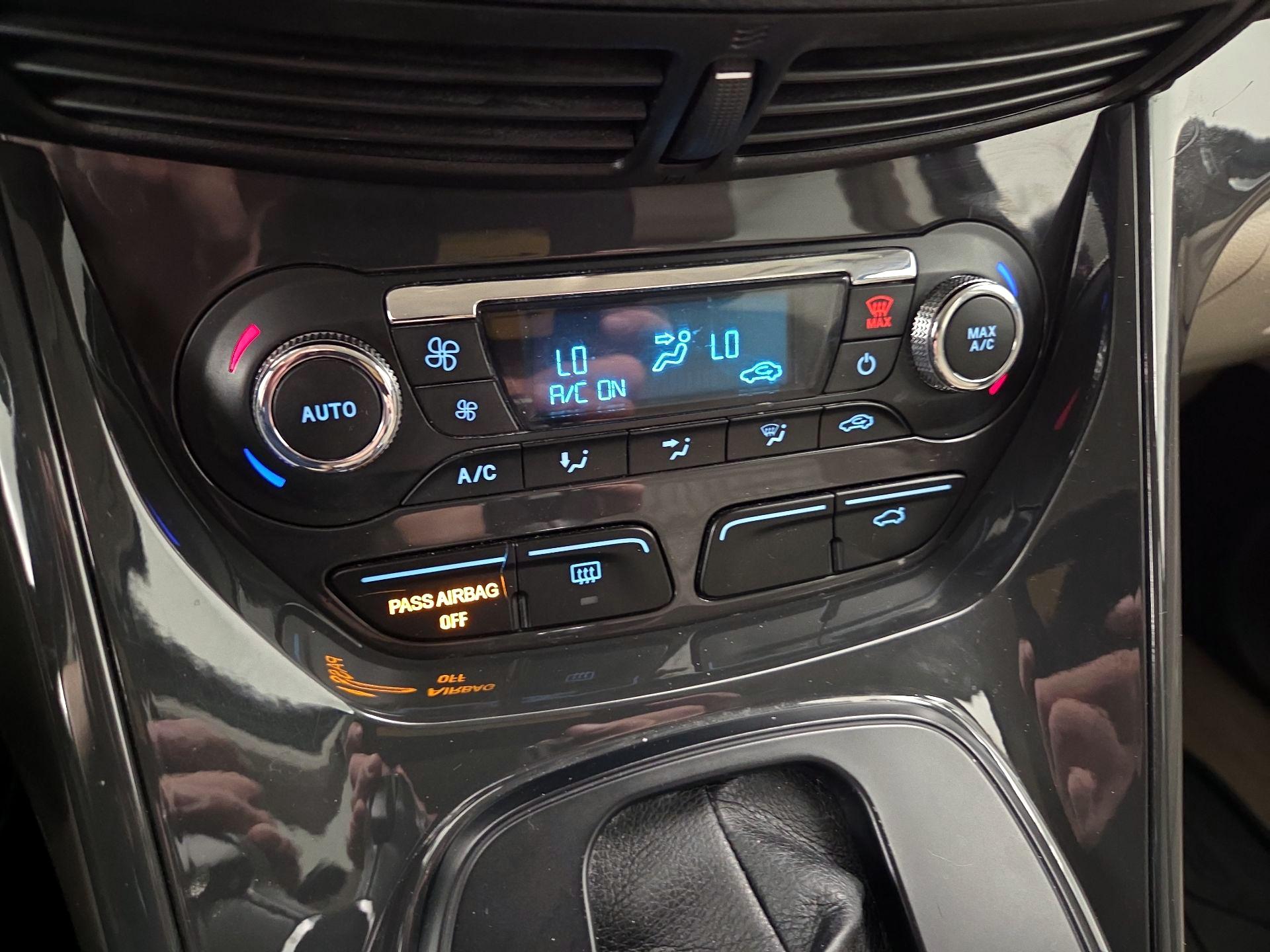 Thumbnail: 2015 Ford Escape - 16