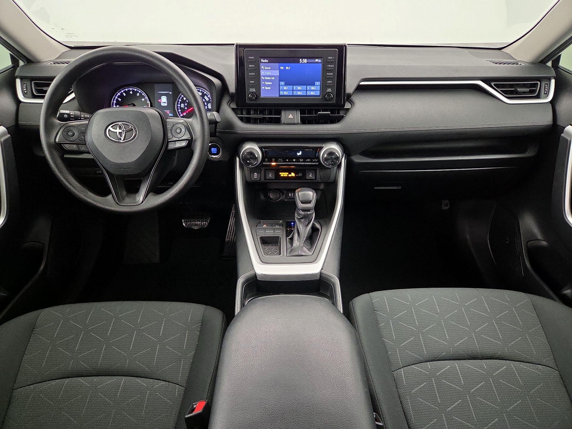 Thumbnail: 2019 Toyota RAV4 - 9