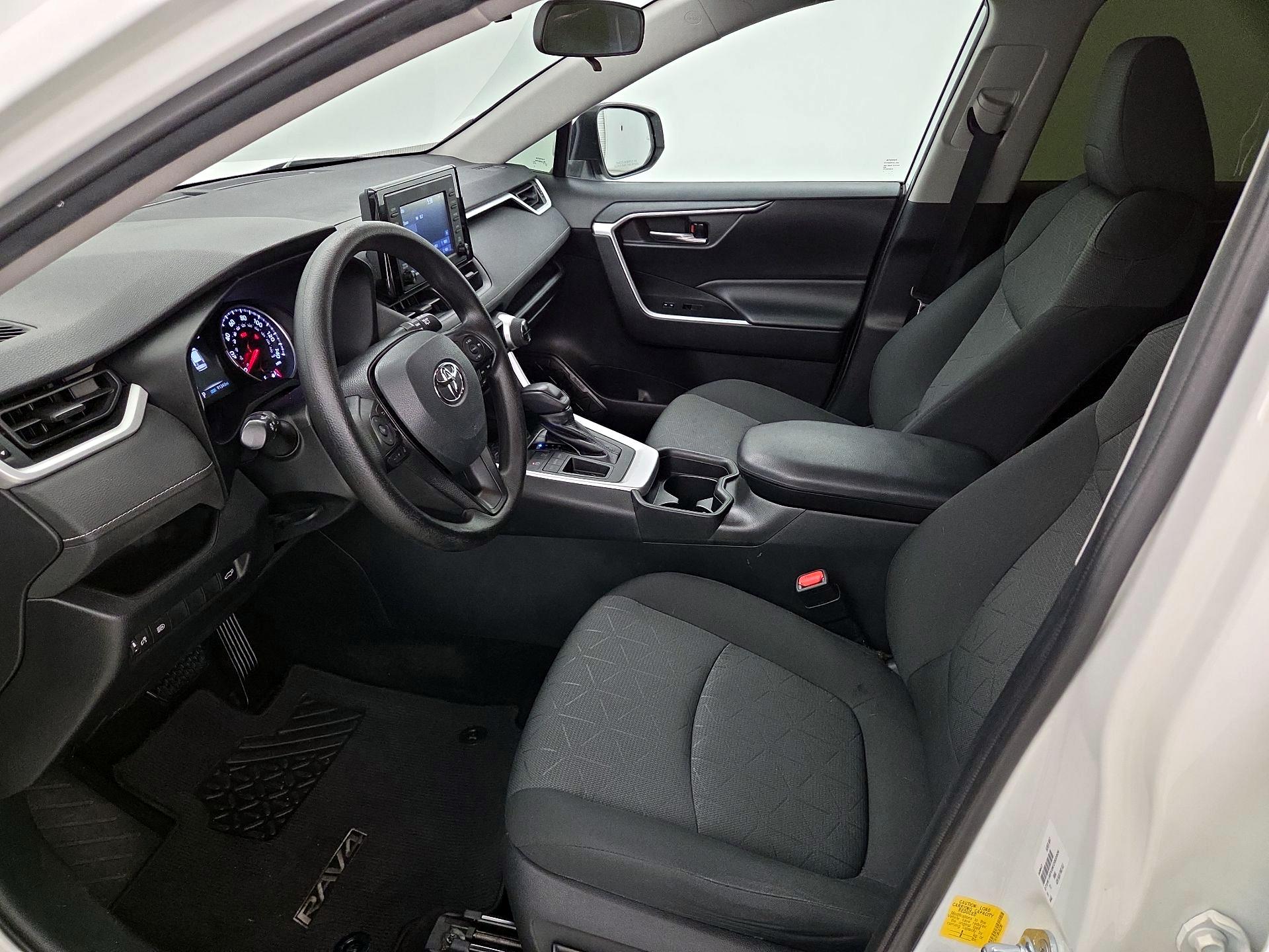 Thumbnail: 2019 Toyota RAV4 - 11