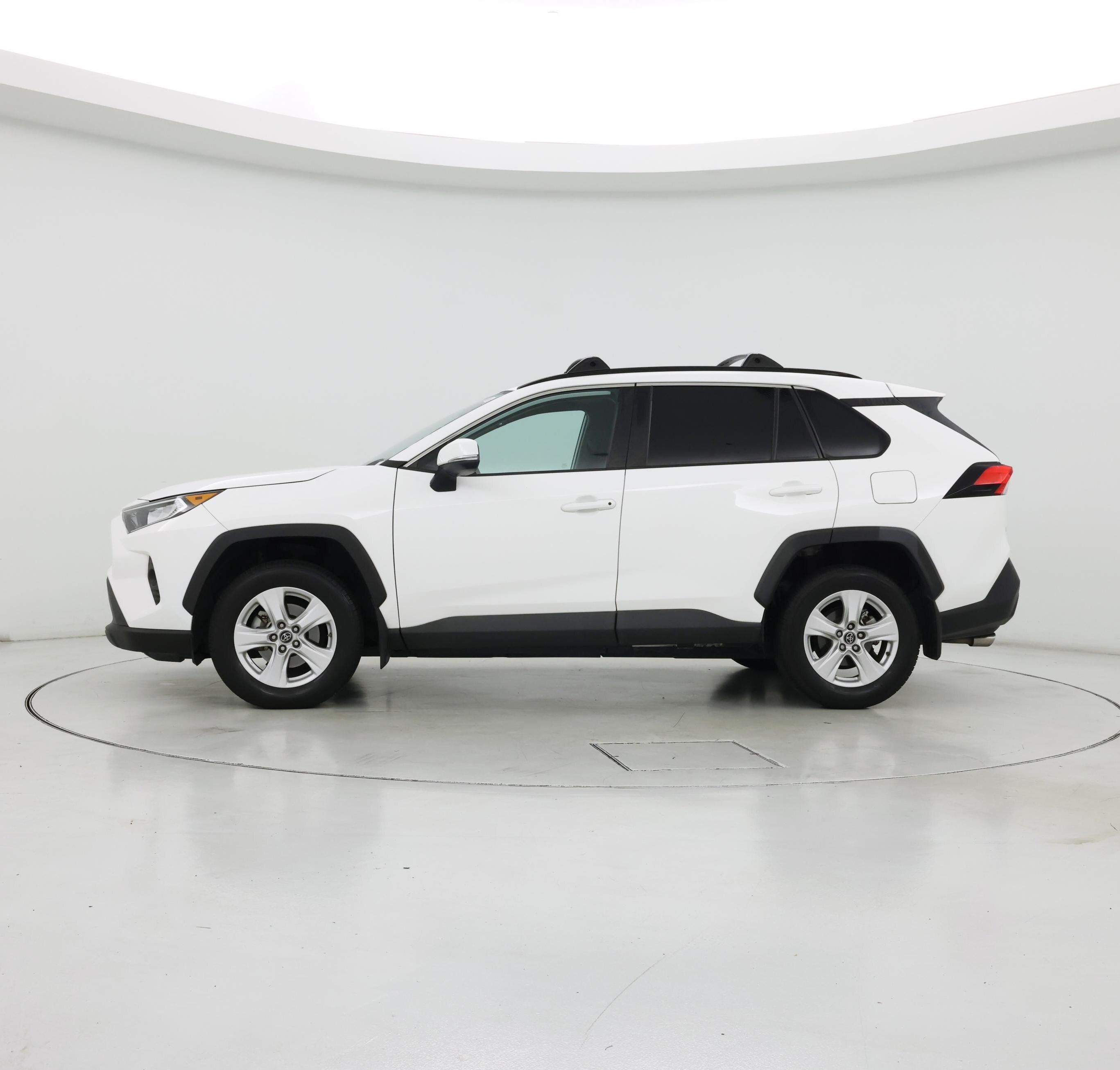 Thumbnail: 2019 Toyota RAV4 - 3