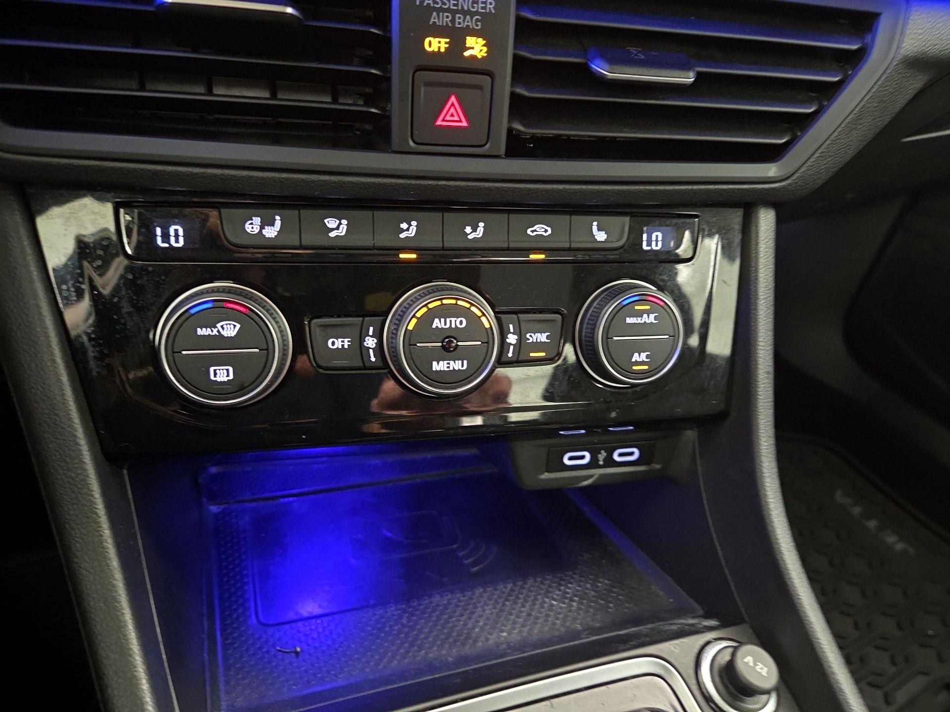 Thumbnail: 2021 Volkswagen Jetta - 16