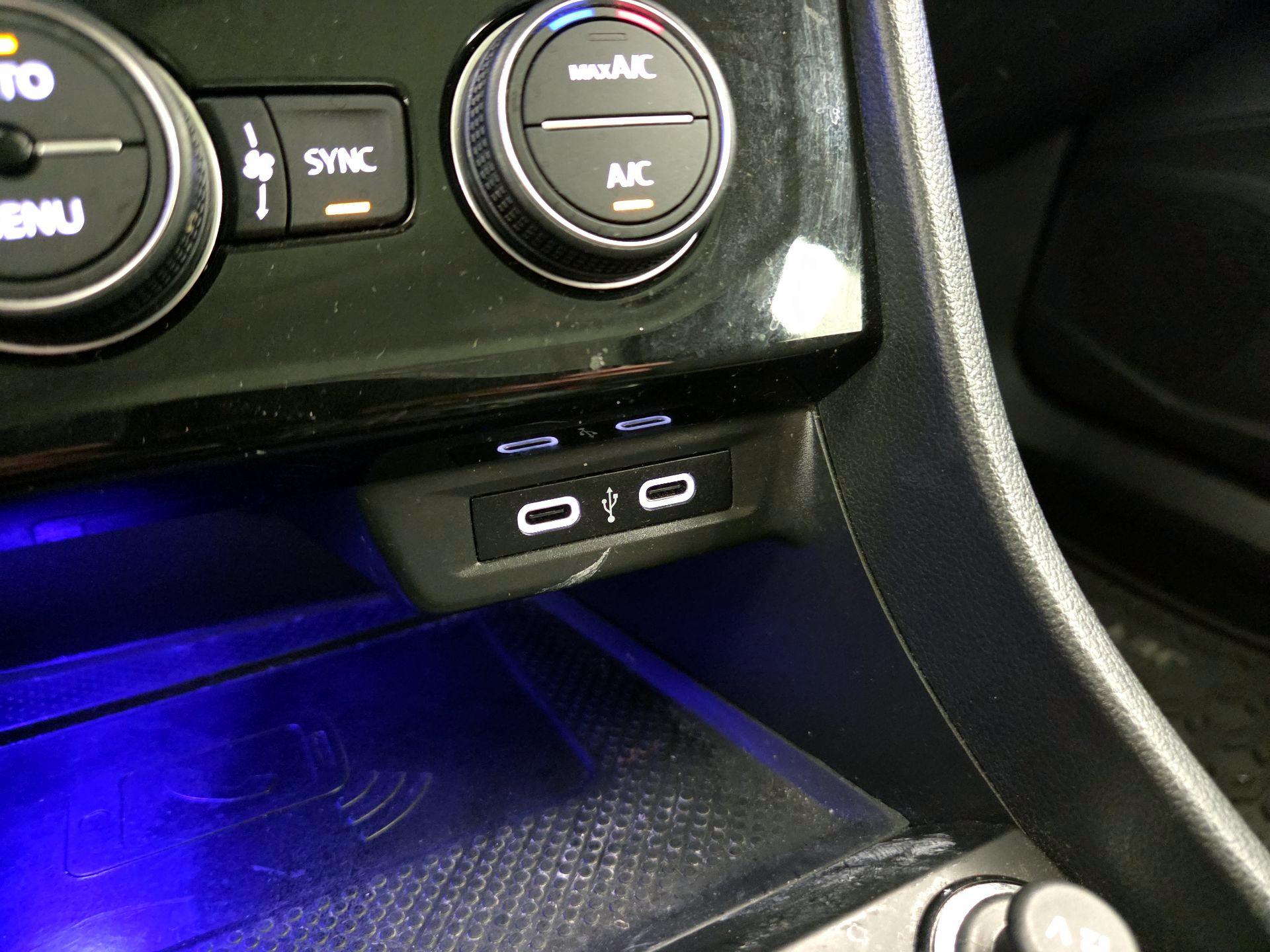 Thumbnail: 2021 Volkswagen Jetta - 18