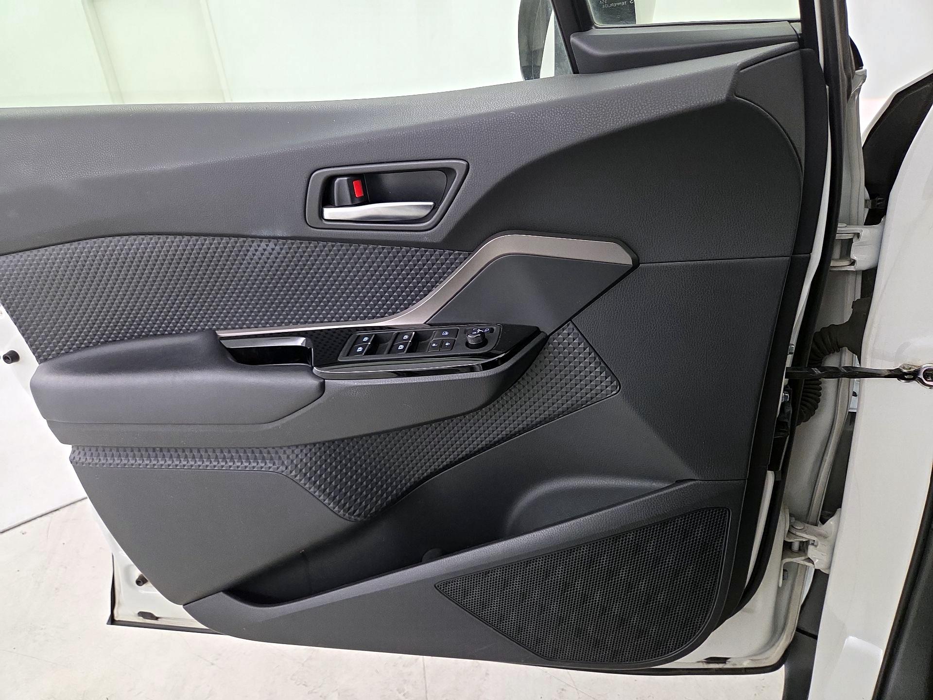 Thumbnail: 2019 Toyota C-HR - 12