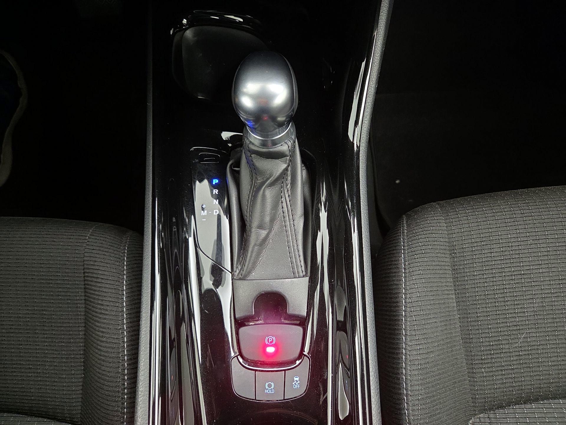 Thumbnail: 2019 Toyota C-HR - 17