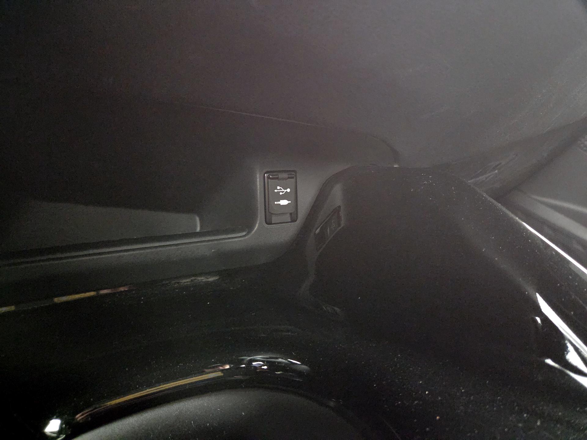 Thumbnail: 2019 Toyota C-HR - 18