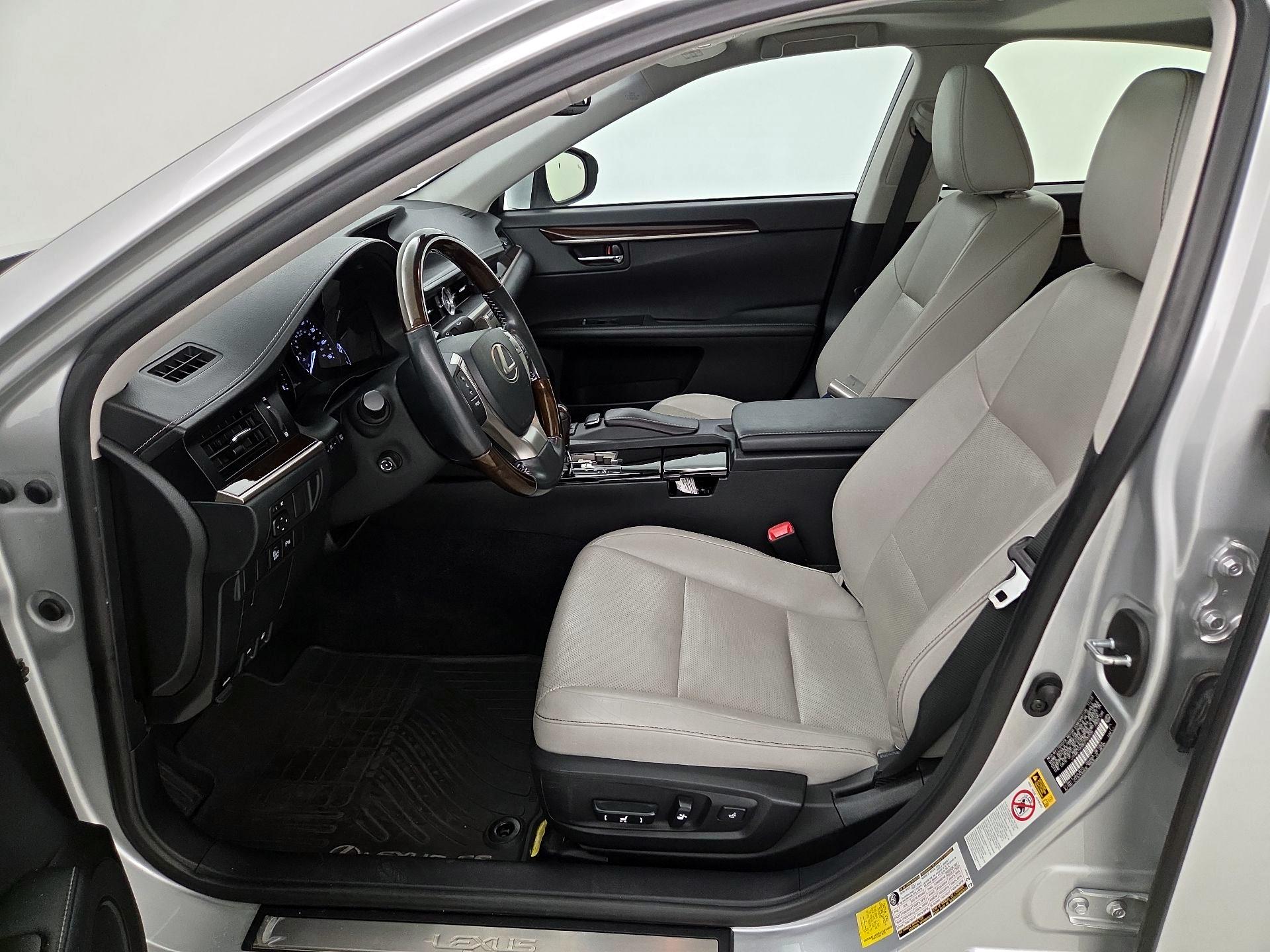 Thumbnail: 2014 Lexus ES - 11